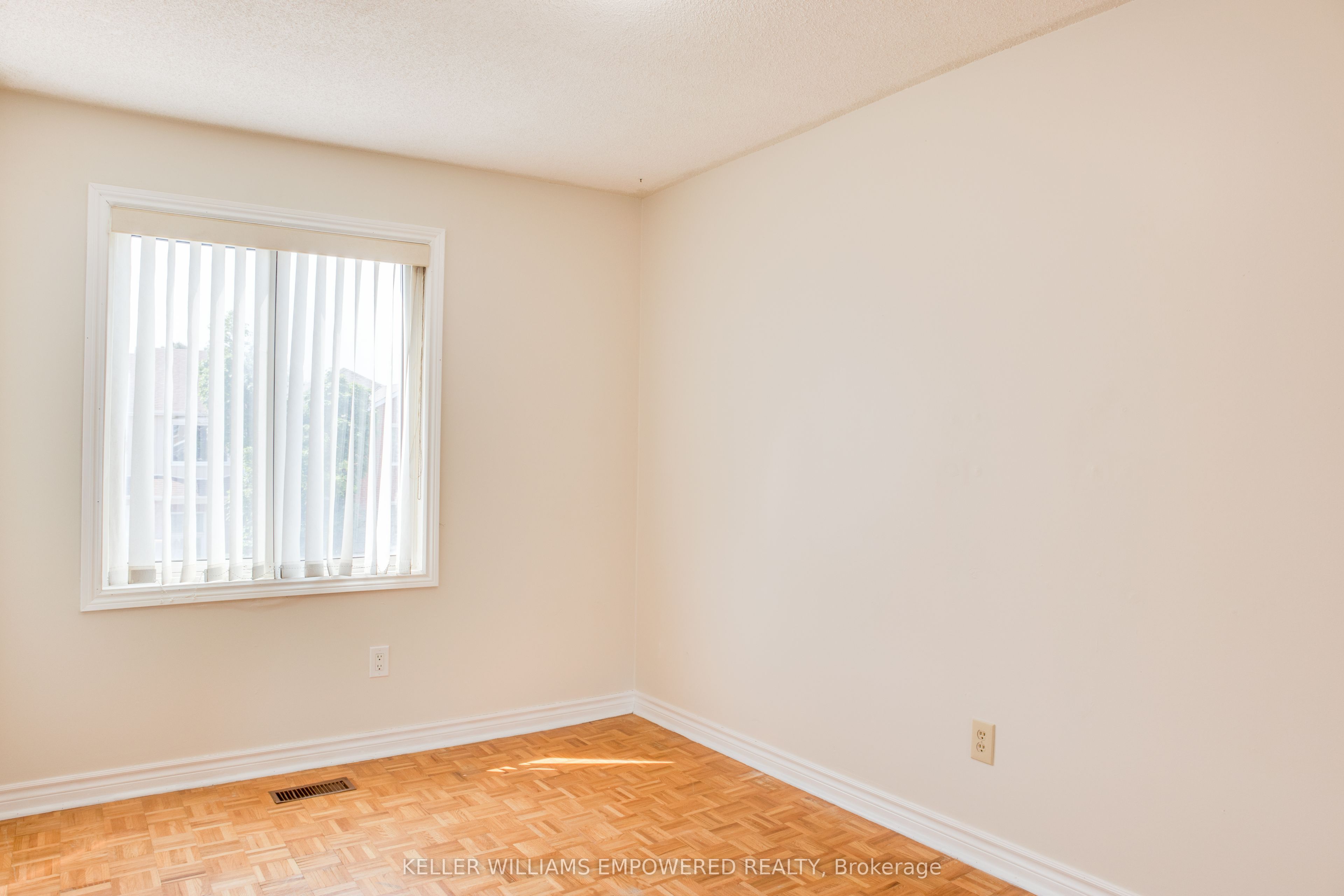 54 Carnival Court Property Photo 17