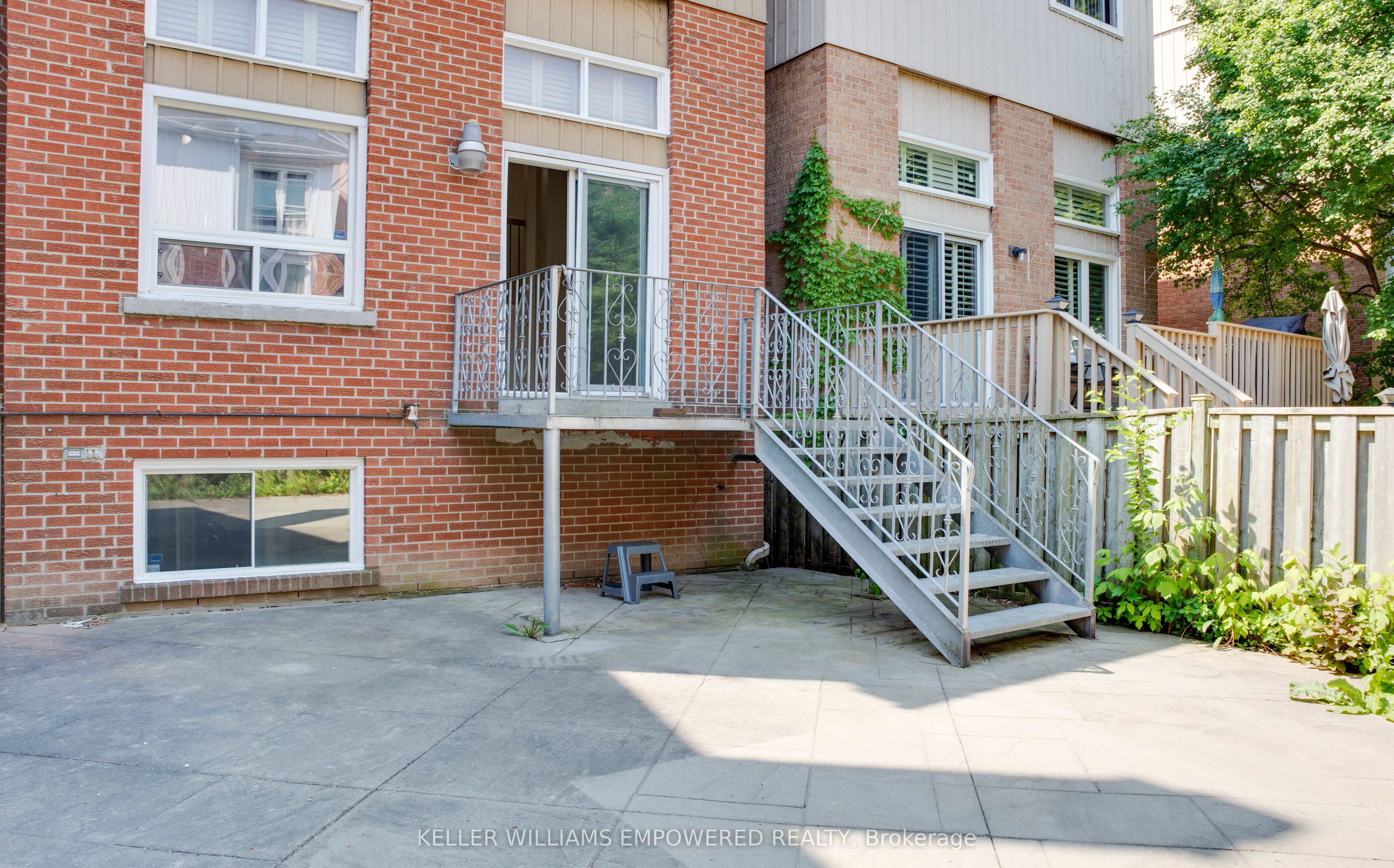 54 Carnival Court Property Photo 24