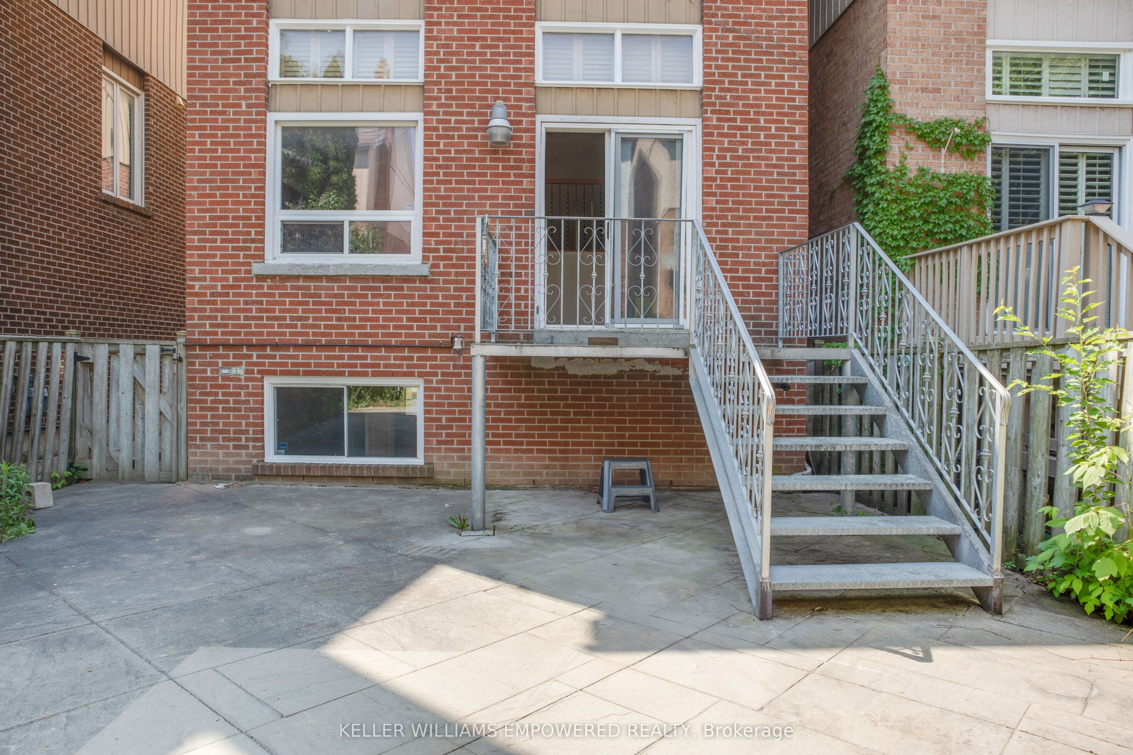 54 Carnival Court Property Photo 26