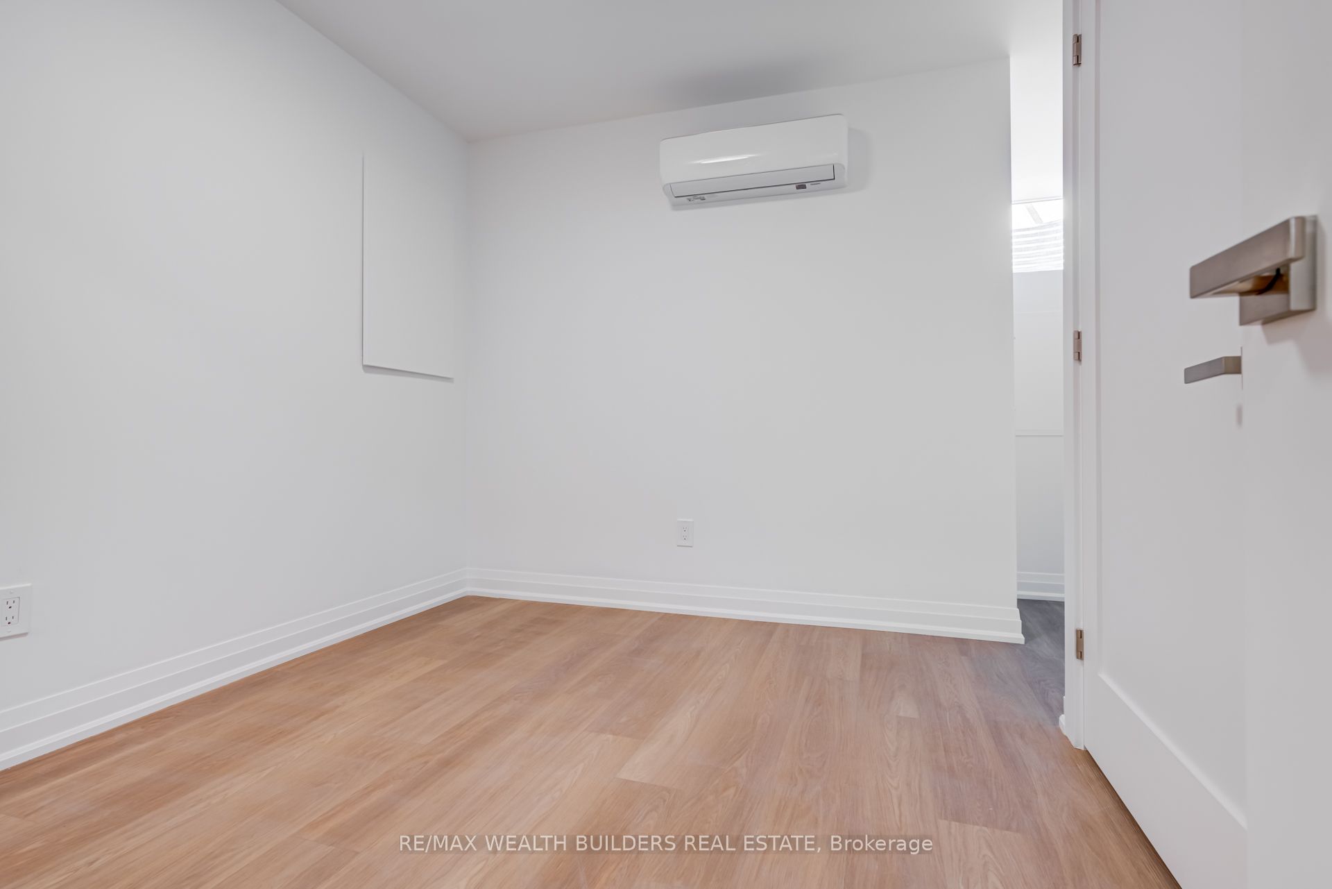 245 Brock Avenue Lower Property Photo 24