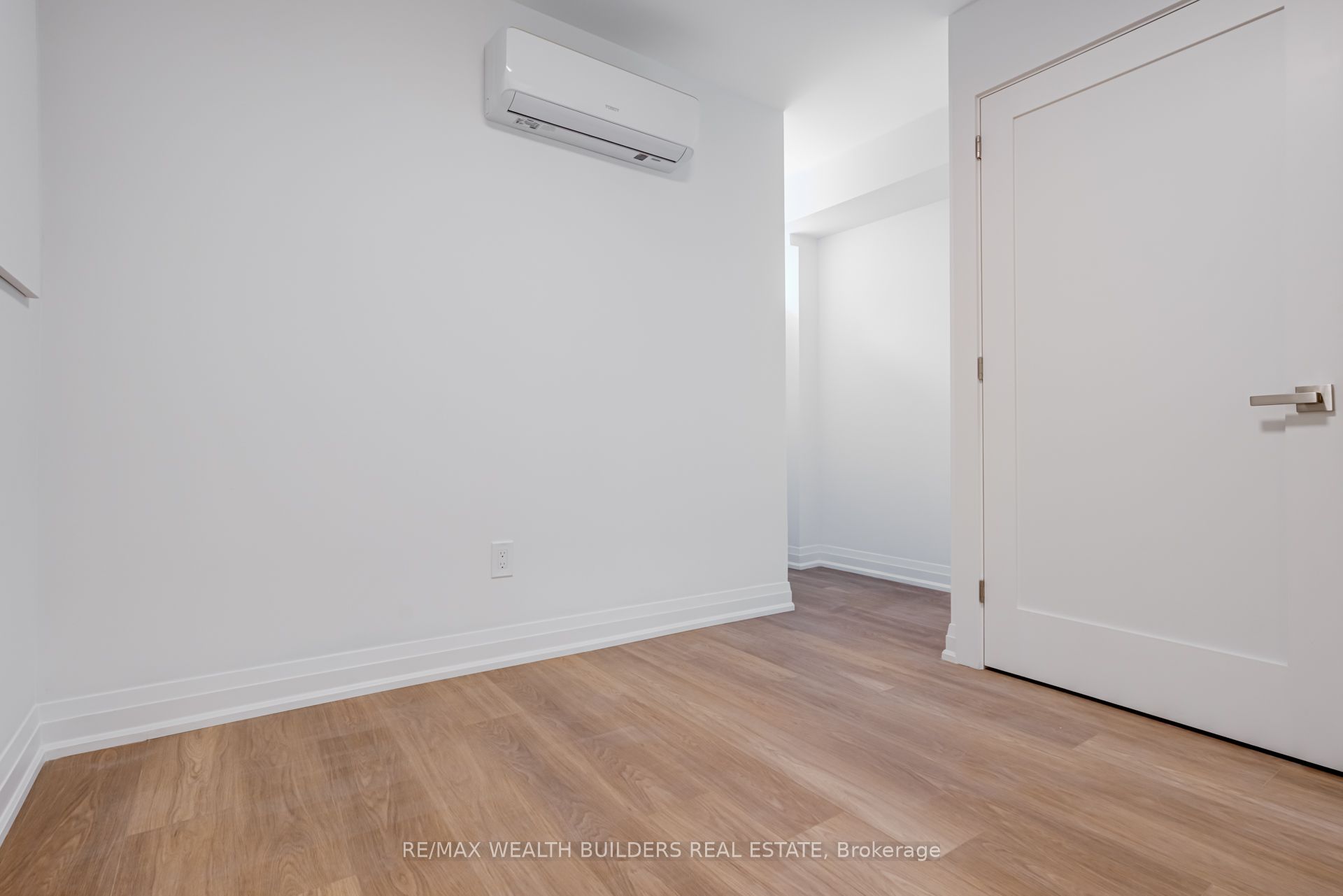 245 Brock Avenue Lower Property Photo 27