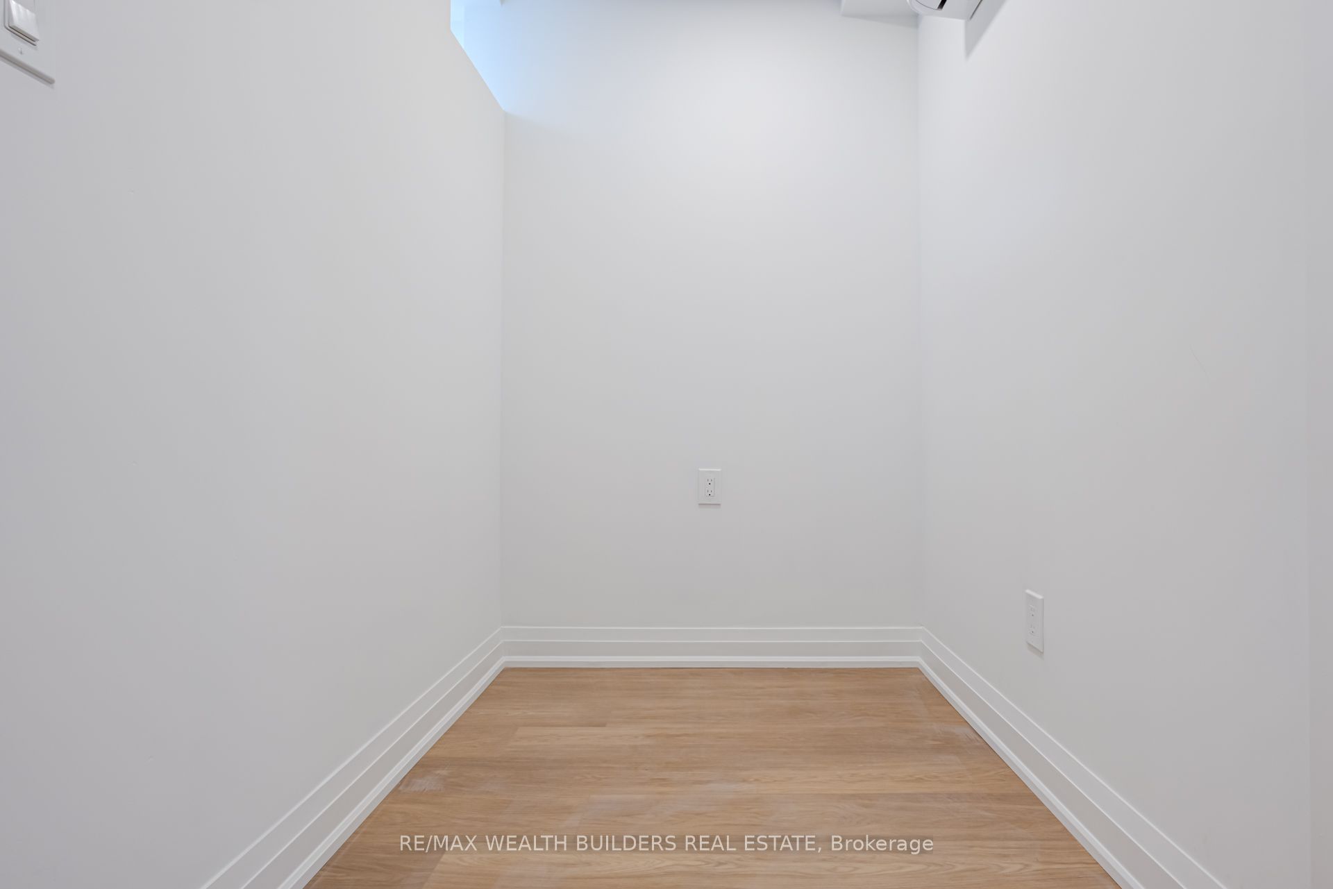 245 Brock Avenue Lower Property Photo 30