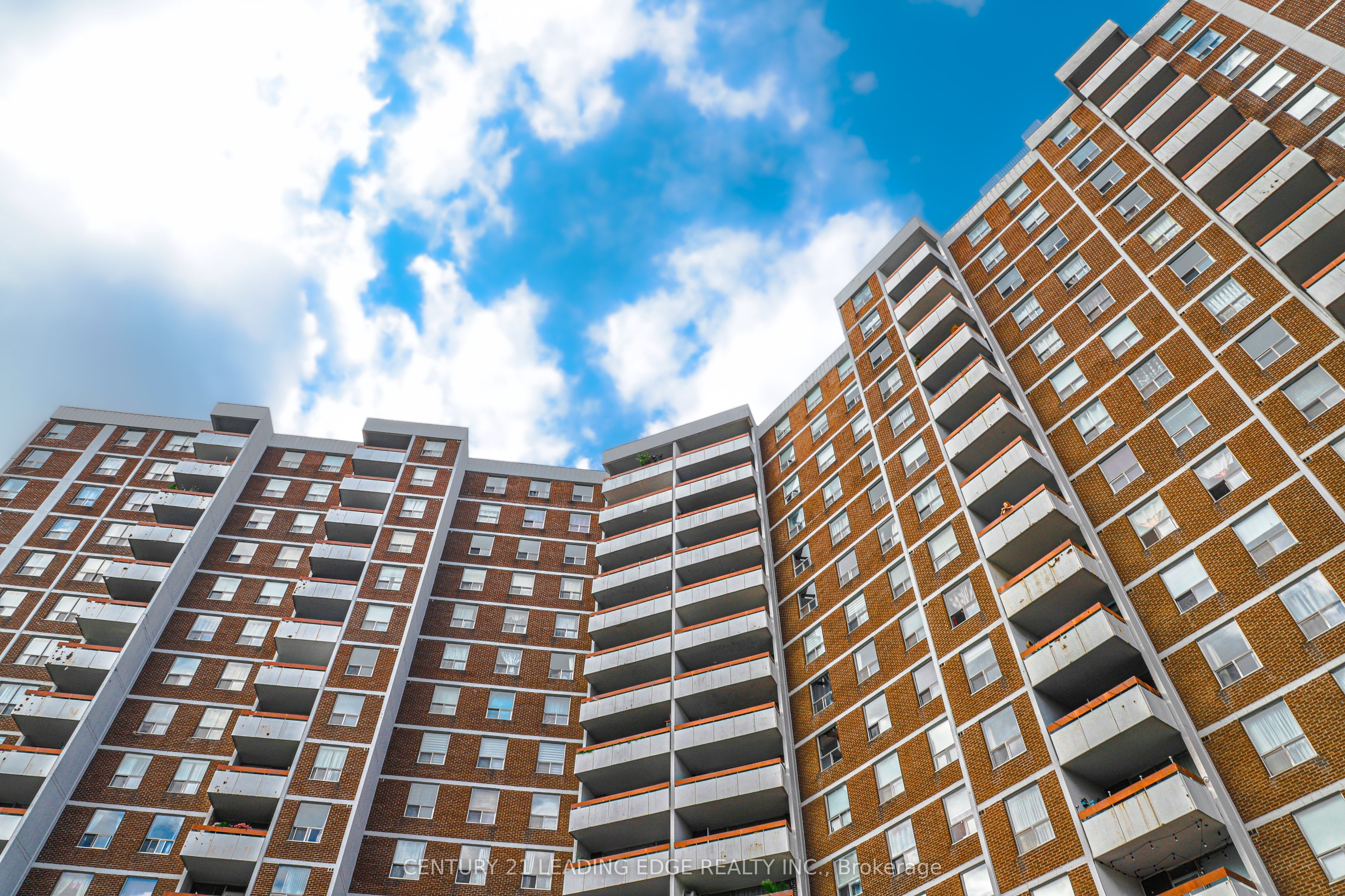 10 Edgecliff Golfway 617 Property Photo 1