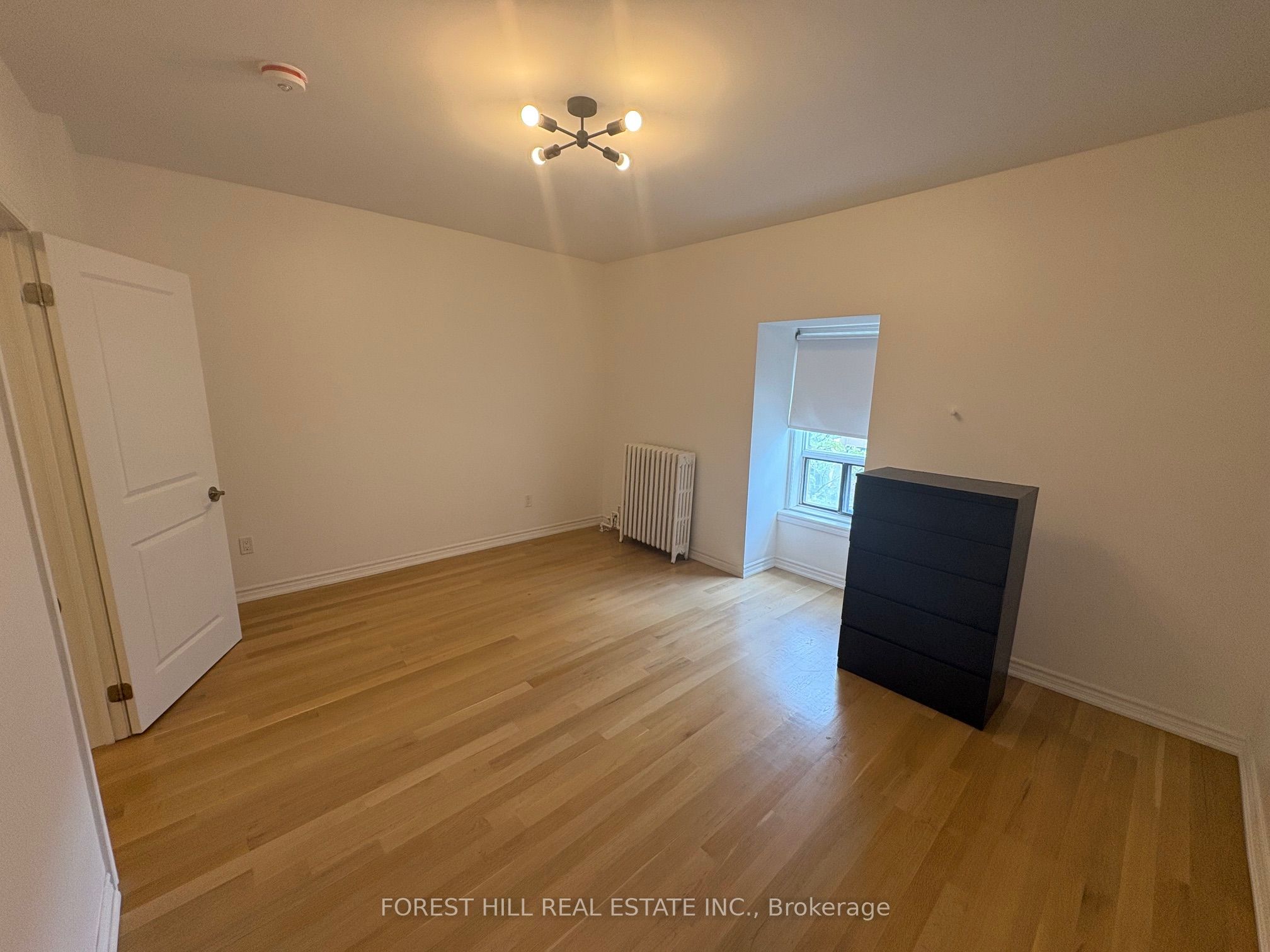 756 Queen Street W C Property Photo 1