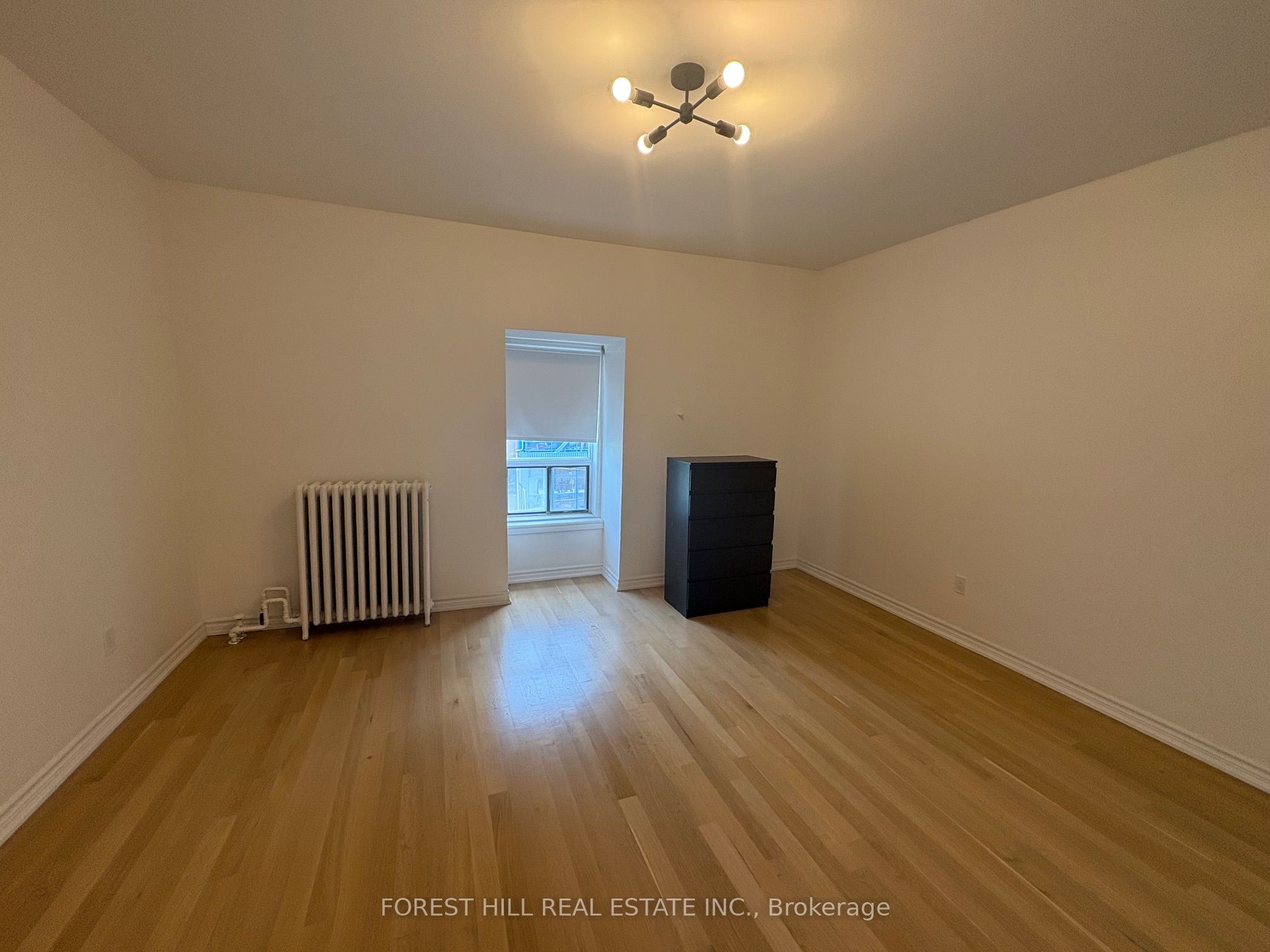 756 Queen Street W C Property Photo 2
