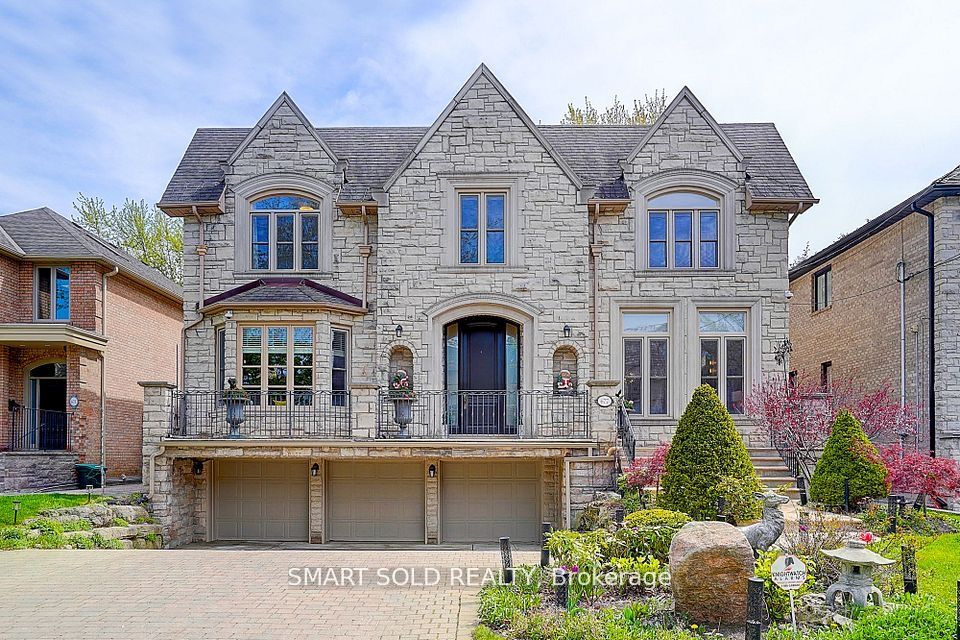 677 Woburn Avenue Property Photo