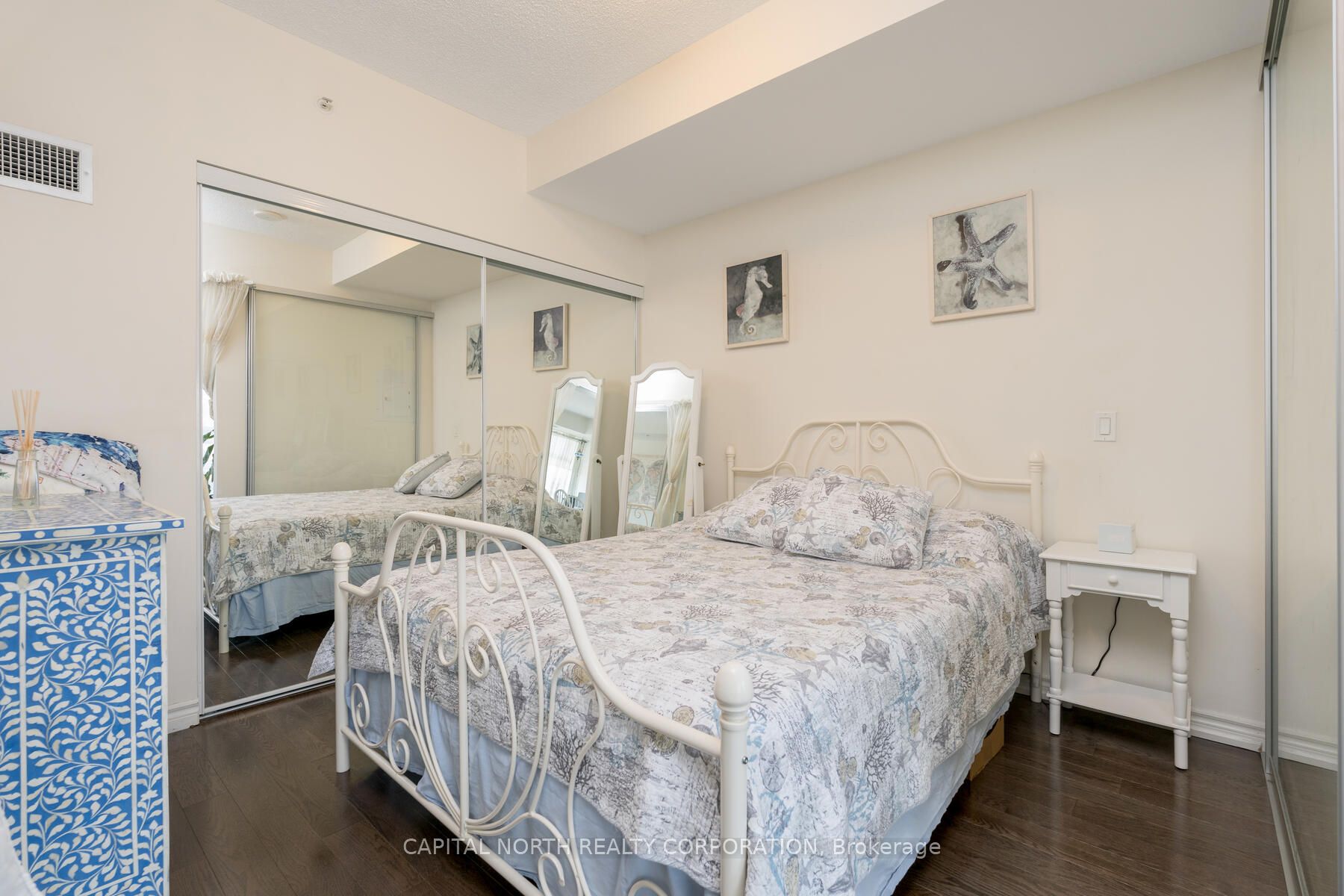 23 Glebe Road W 416 Property Photo 11