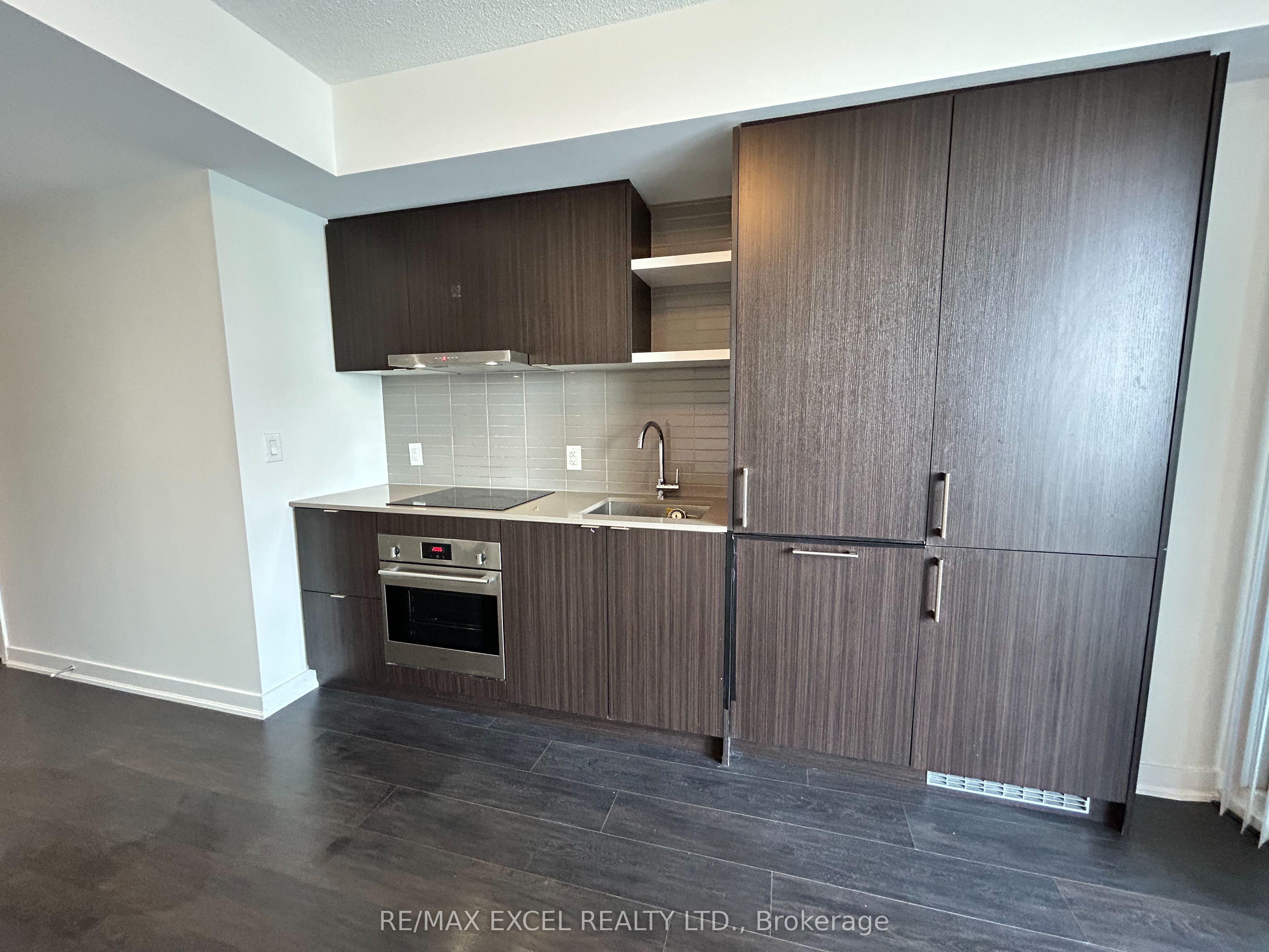 100 Harbour Street 2008 Property Photo 4