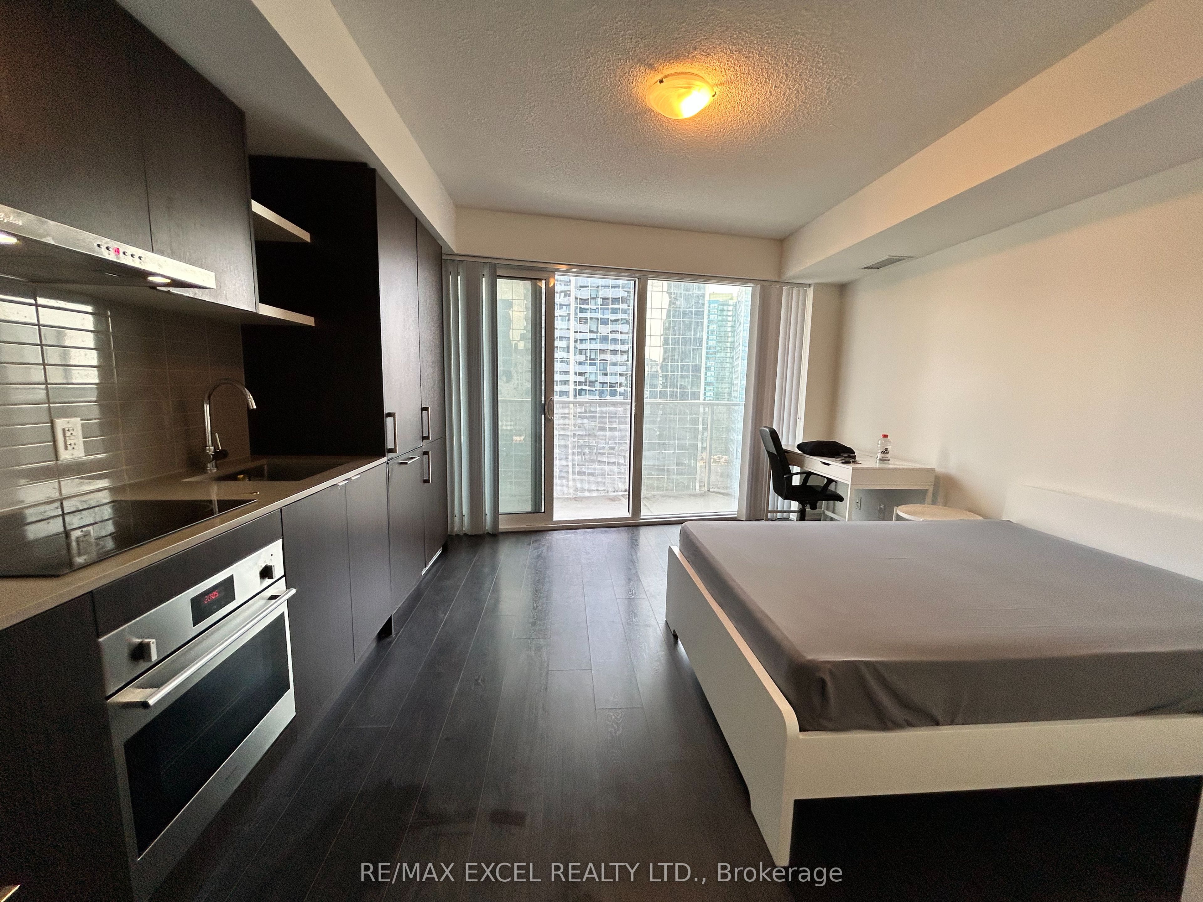 100 Harbour Street 2008 Property Photo 6