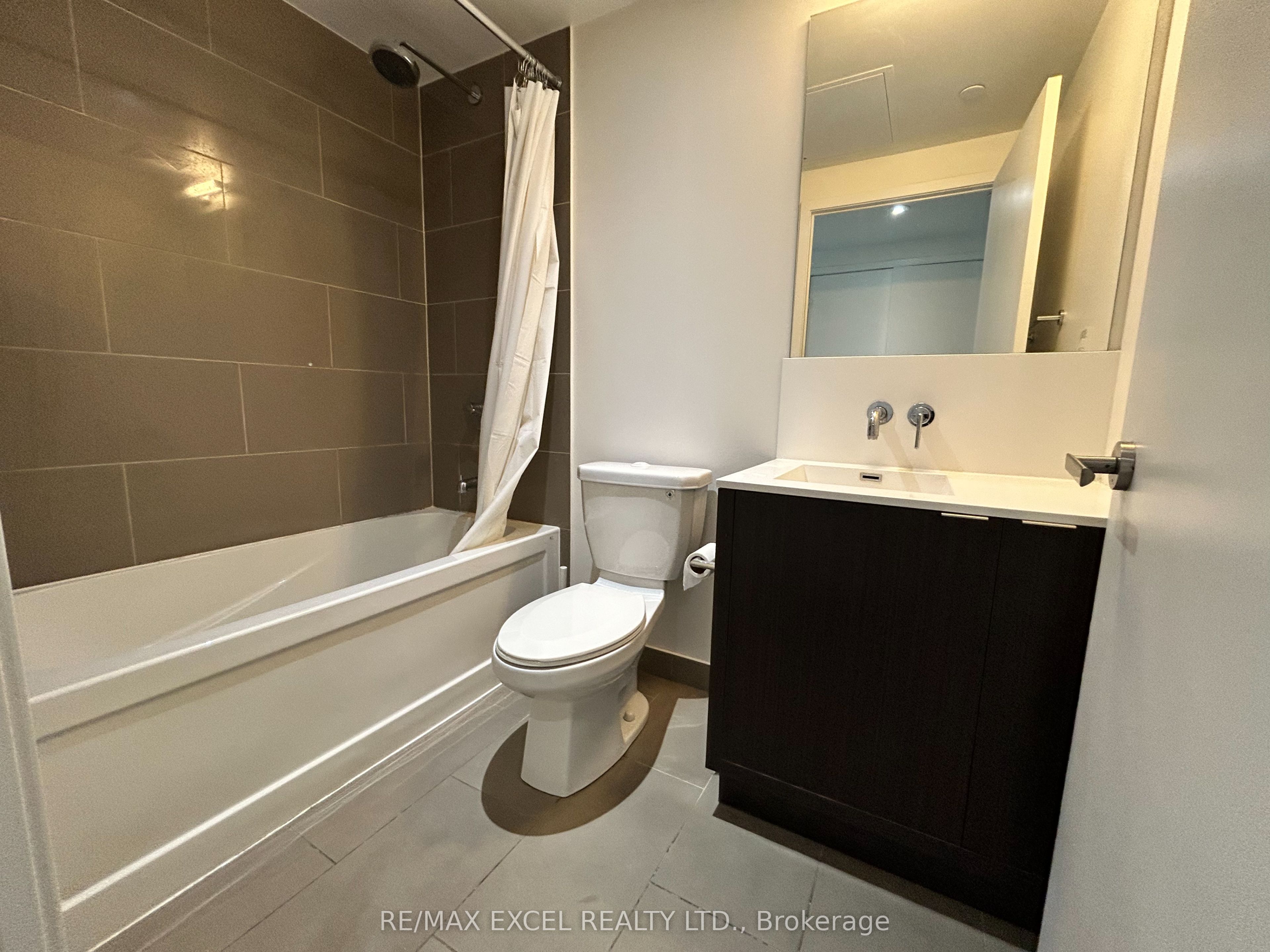 100 Harbour Street 2008 Property Photo 8