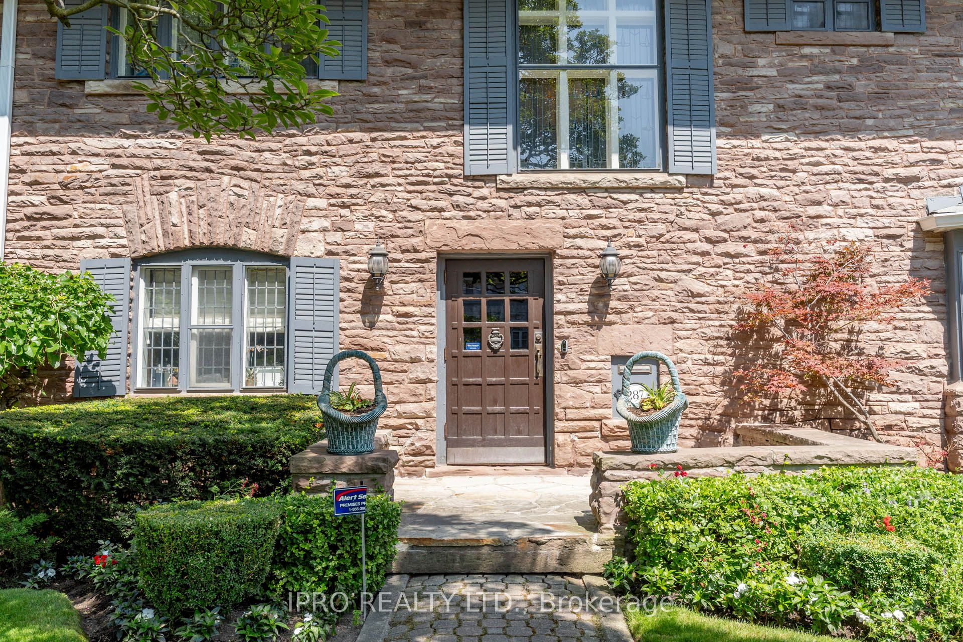 287 Russell Hill Road Property Photo 1