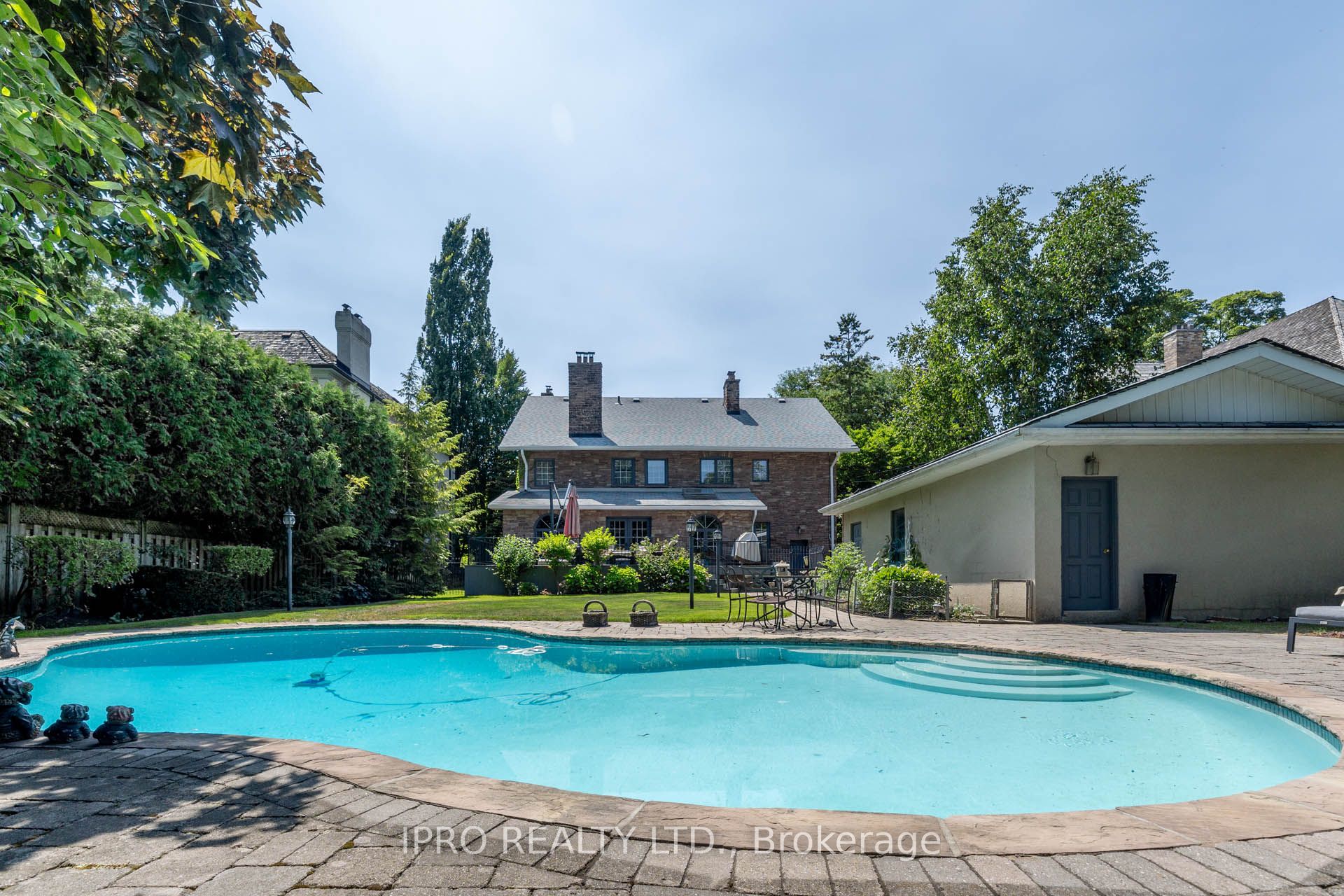 287 Russell Hill Road Property Photo 9