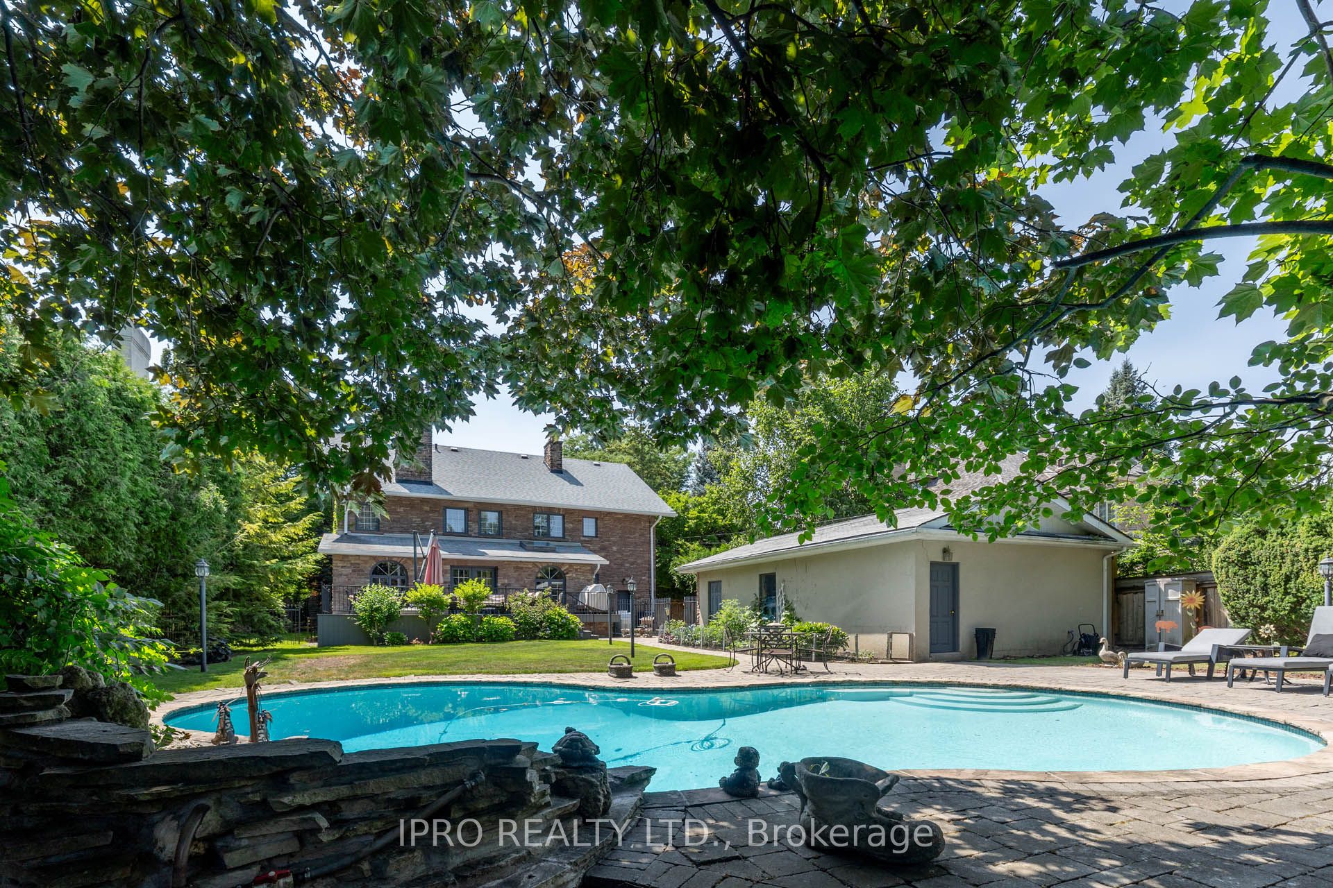 287 Russell Hill Road Property Photo 10