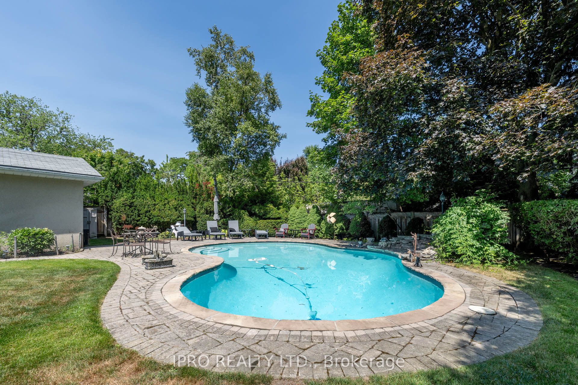 287 Russell Hill Road Property Photo 11