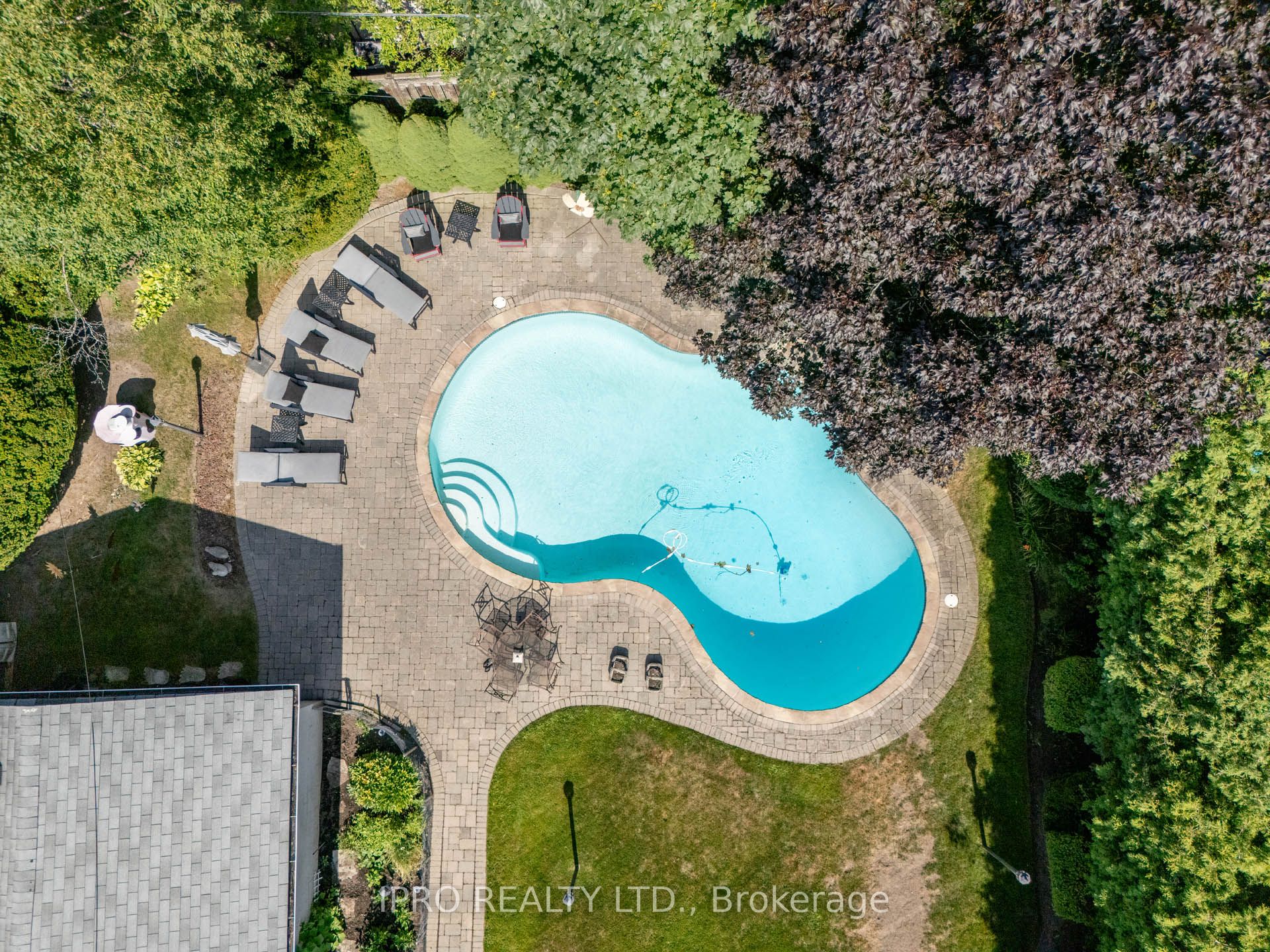 287 Russell Hill Road Property Photo 15