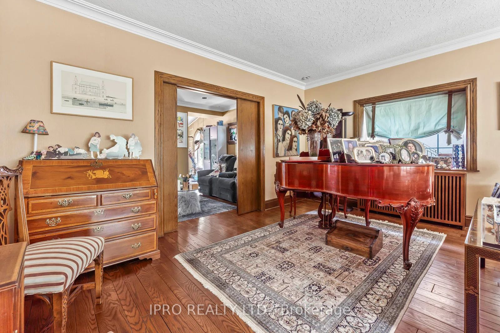 287 Russell Hill Road Property Photo 24