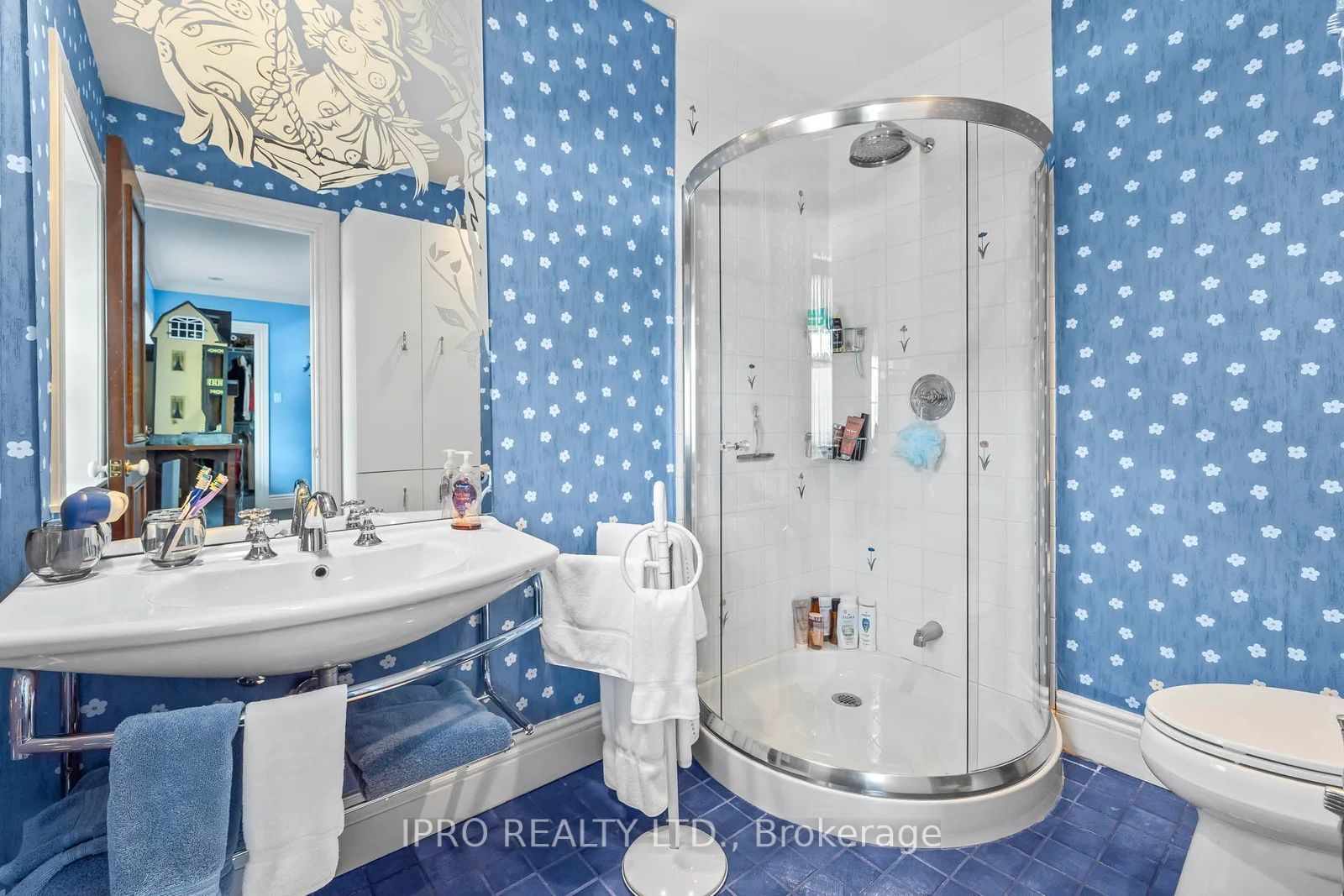 287 Russell Hill Road Property Photo 29
