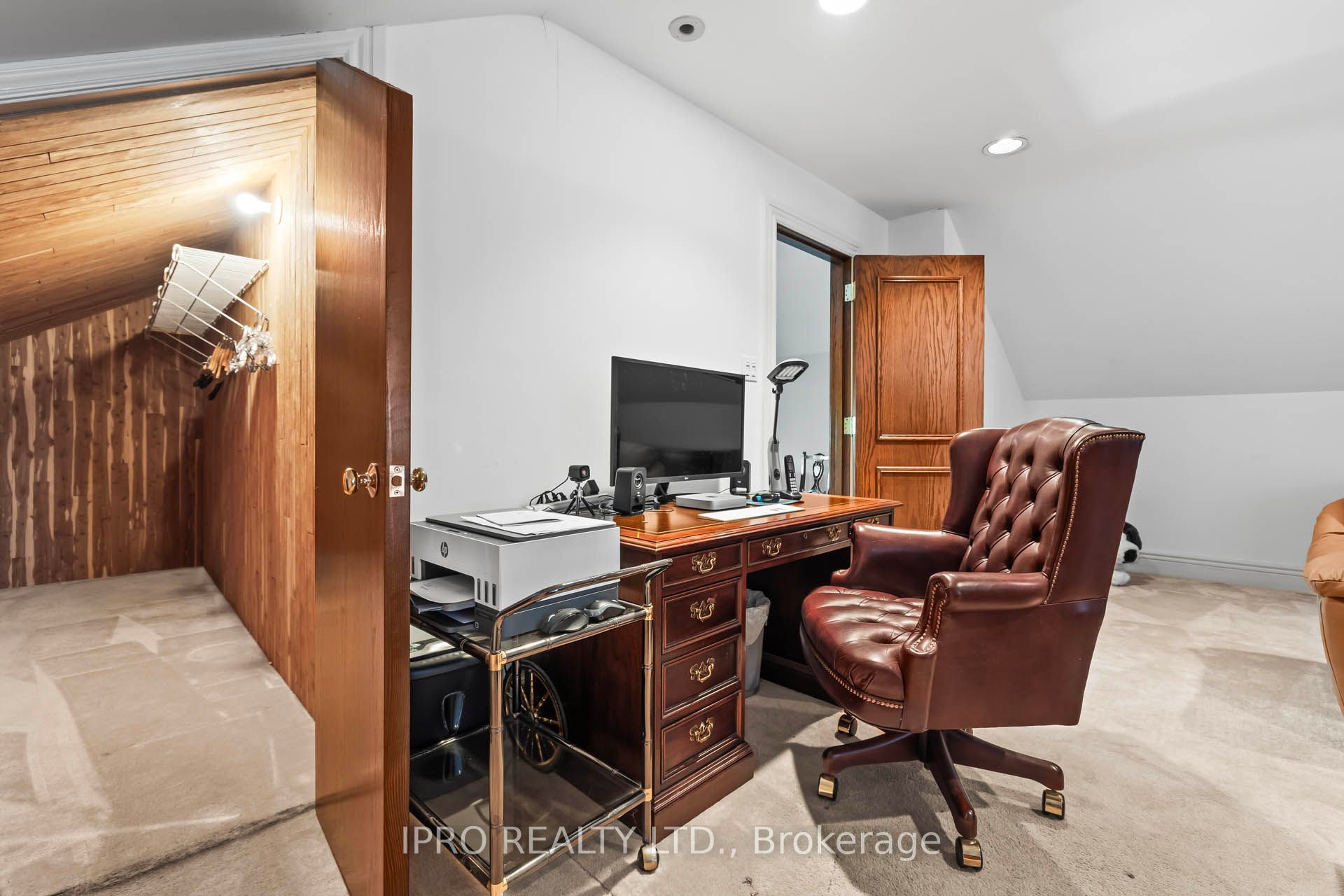 287 Russell Hill Road Property Photo 34