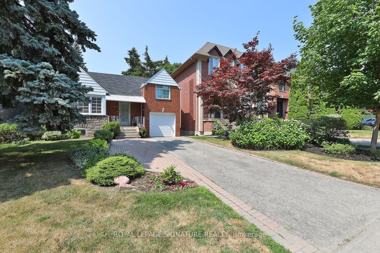590 Castlefield Avenue Property Photo 1