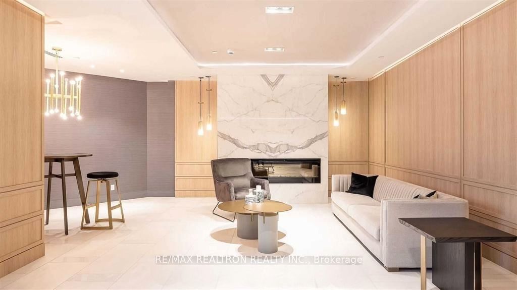 621 Sheppard Avenue E 617 Property Photo 4