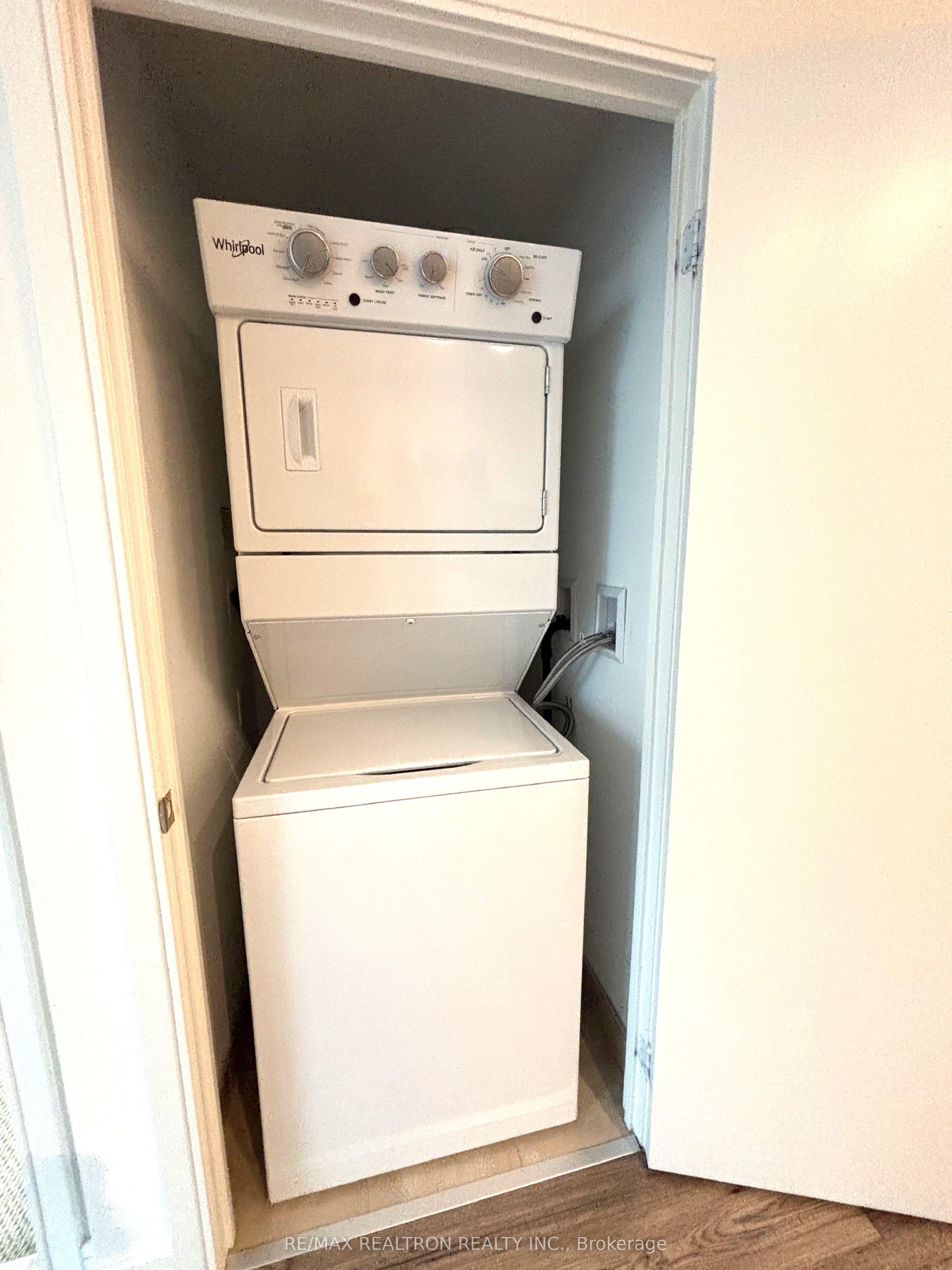 621 Sheppard Avenue E 617 Property Photo 21