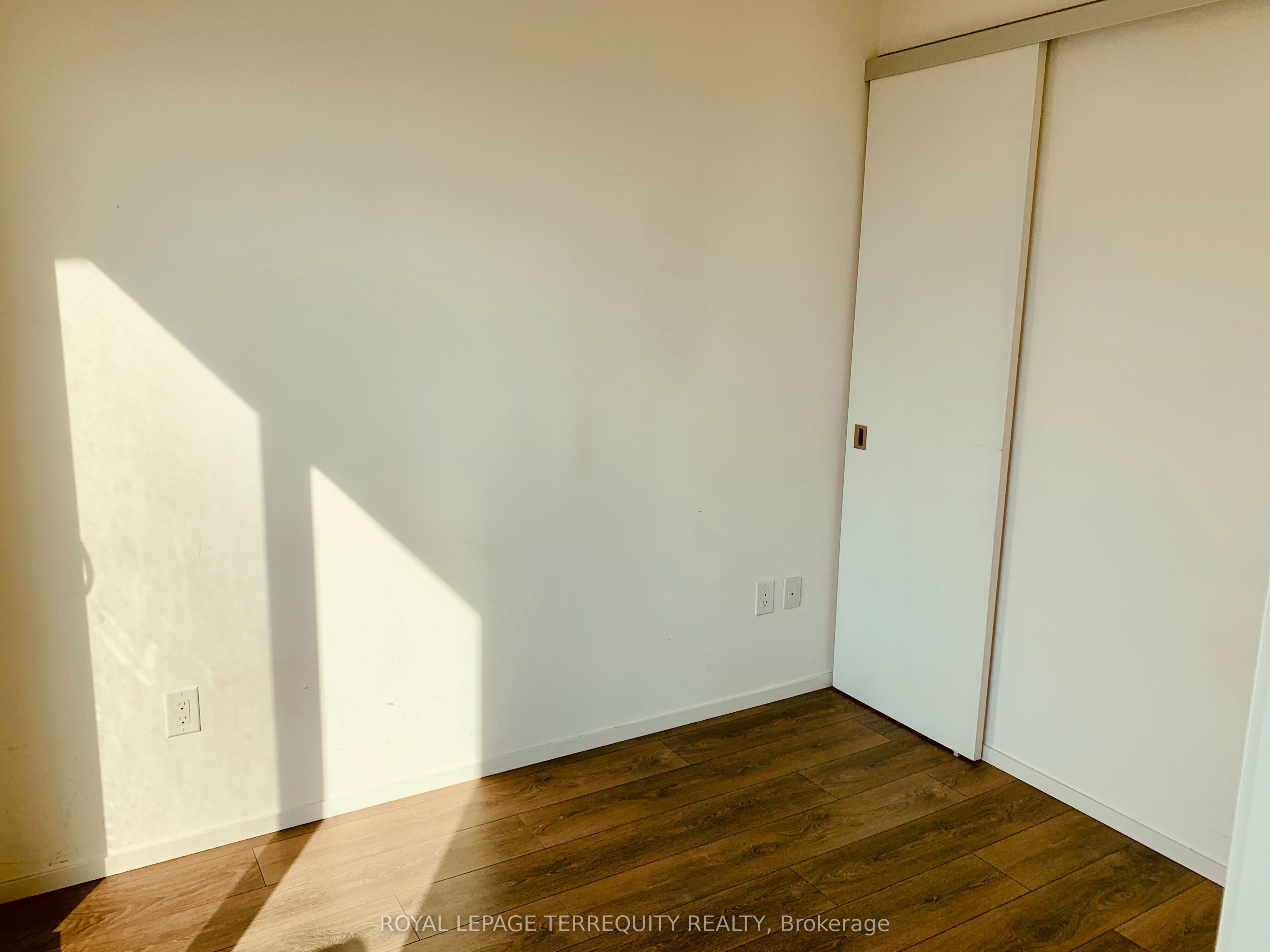 159 Dundas Street E 3405 Property Photo 3