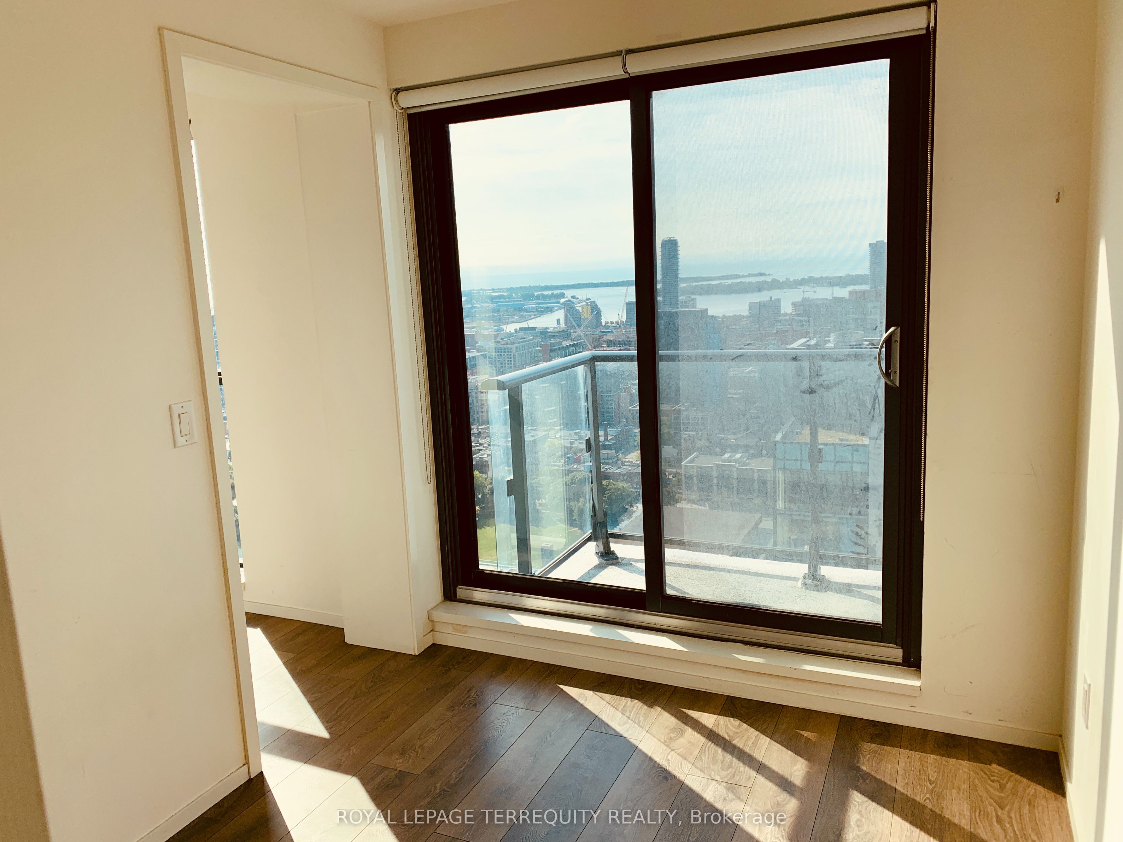 159 Dundas Street E 3405 Property Photo 4