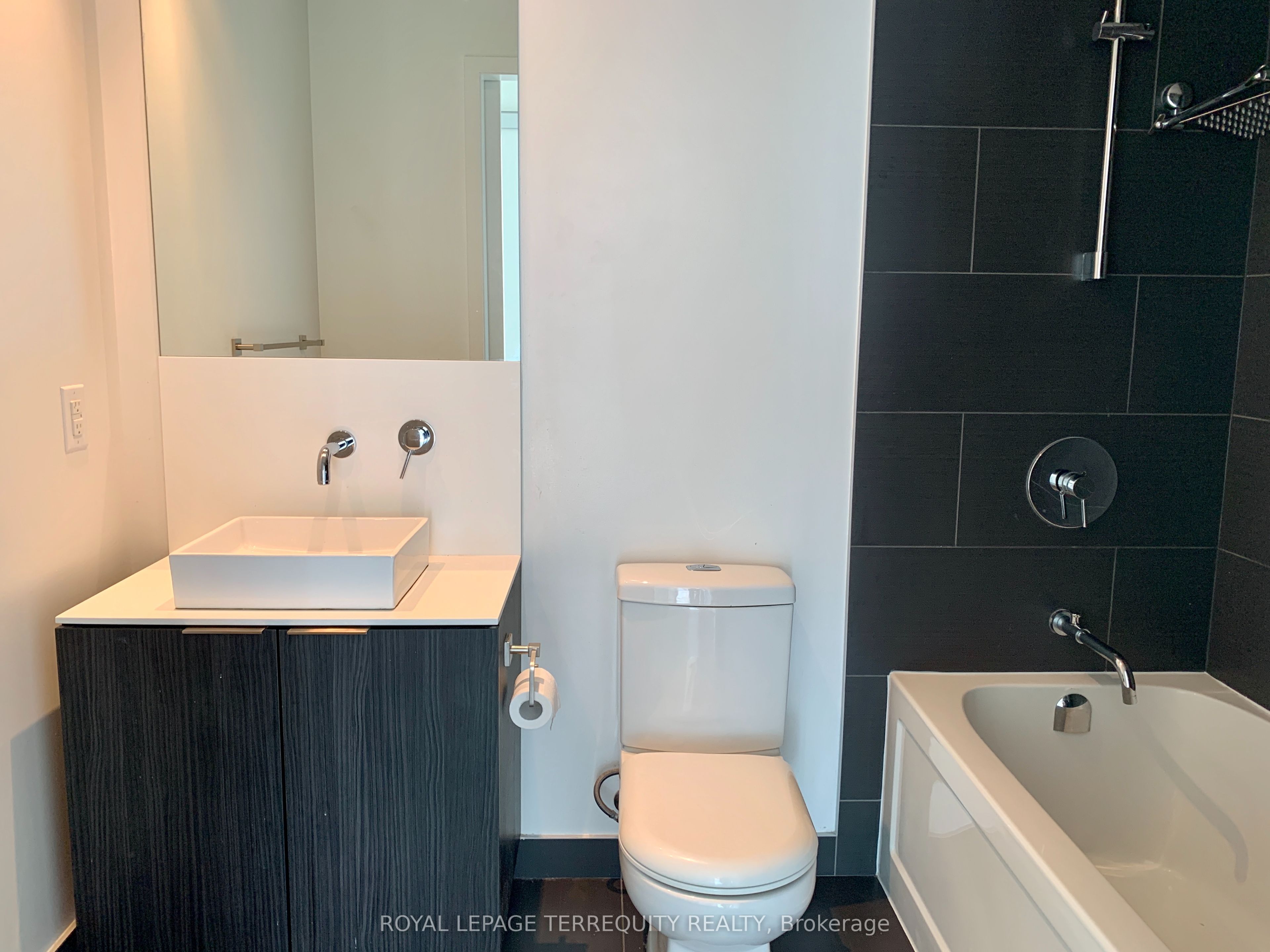 159 Dundas Street E 3405 Property Photo 13