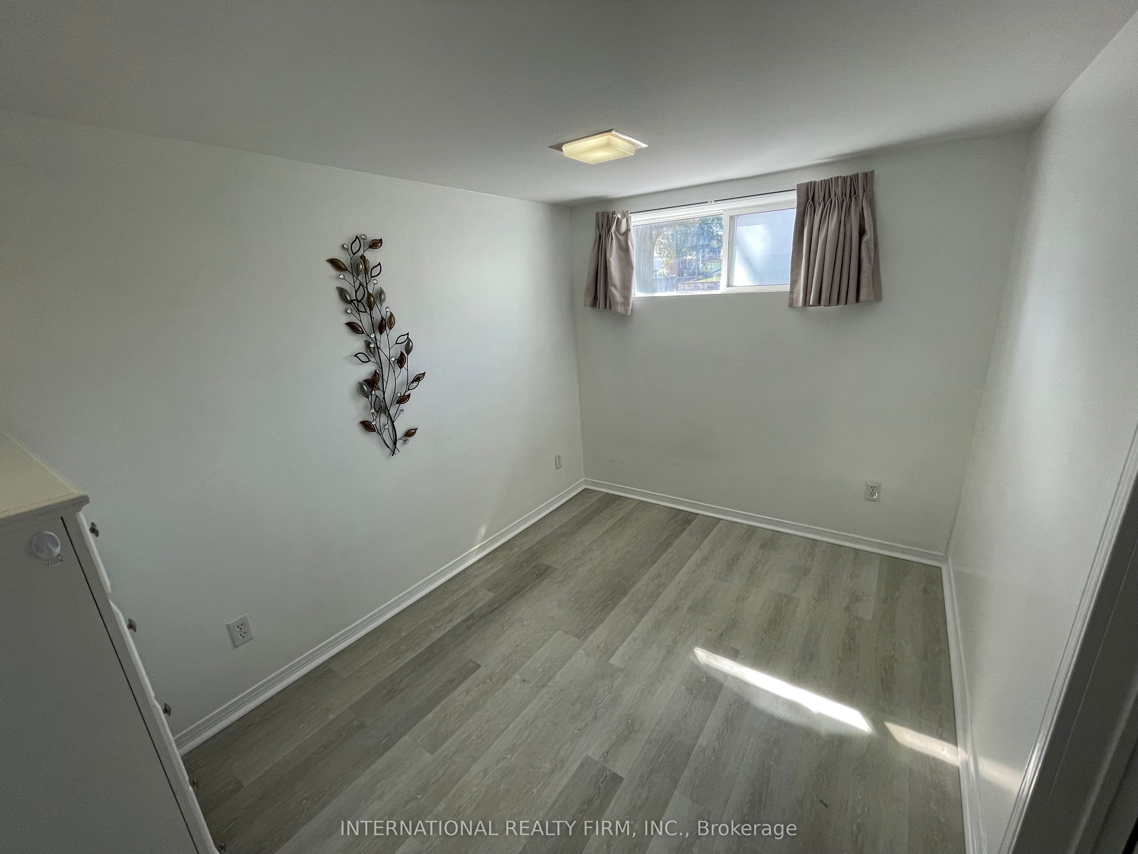 92 Combe Avenue Bsmt Property Photo 12
