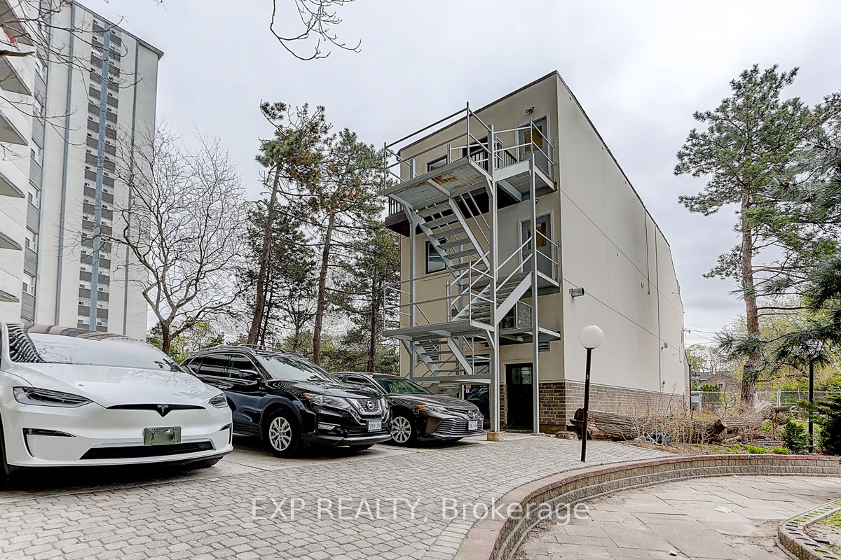 600 Parliament Street Property Photo 1