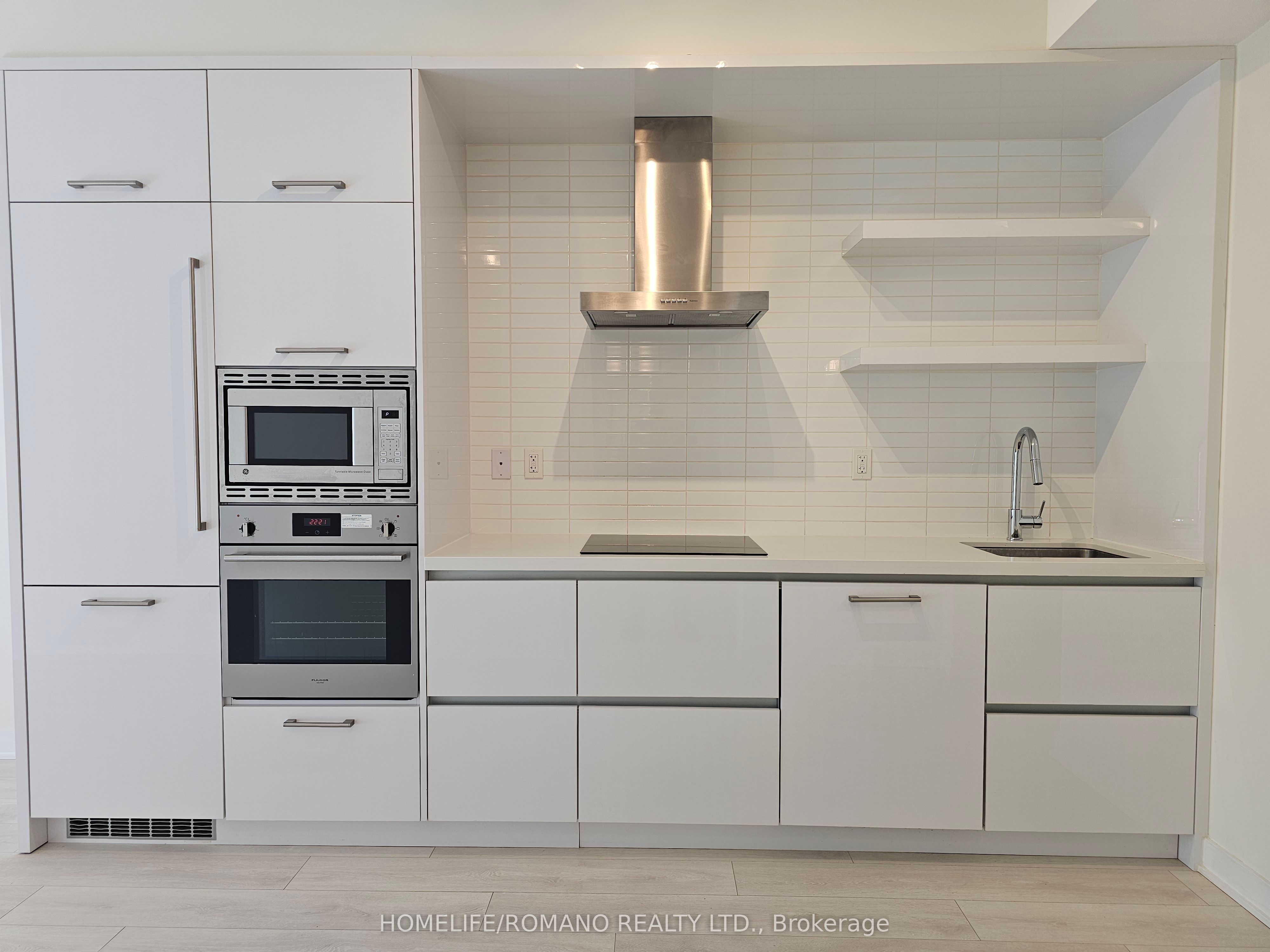 2221 Yonge Street 503 Property Photo 1