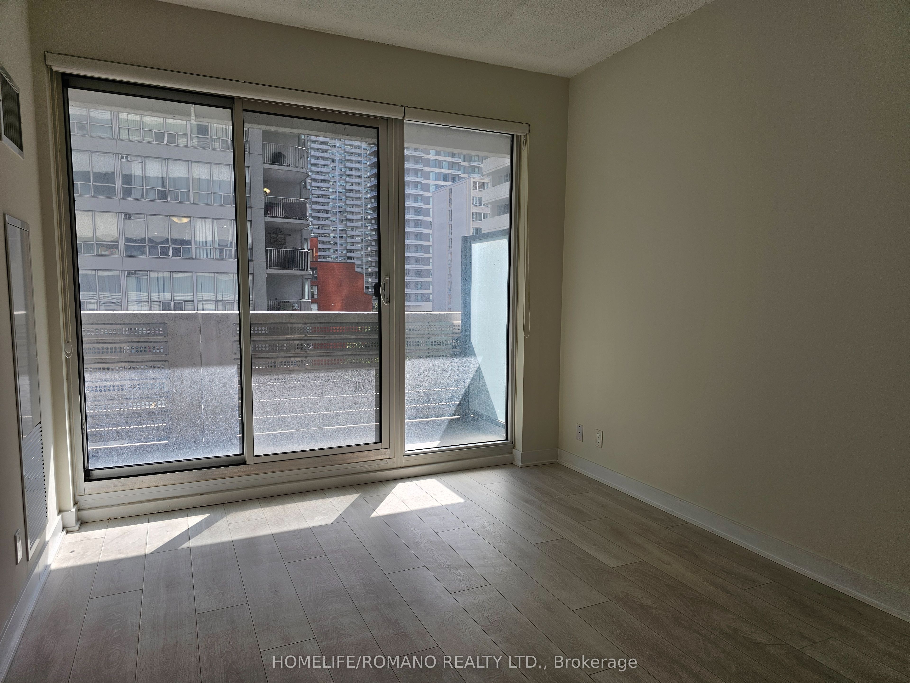 2221 Yonge Street 503 Property Photo 5