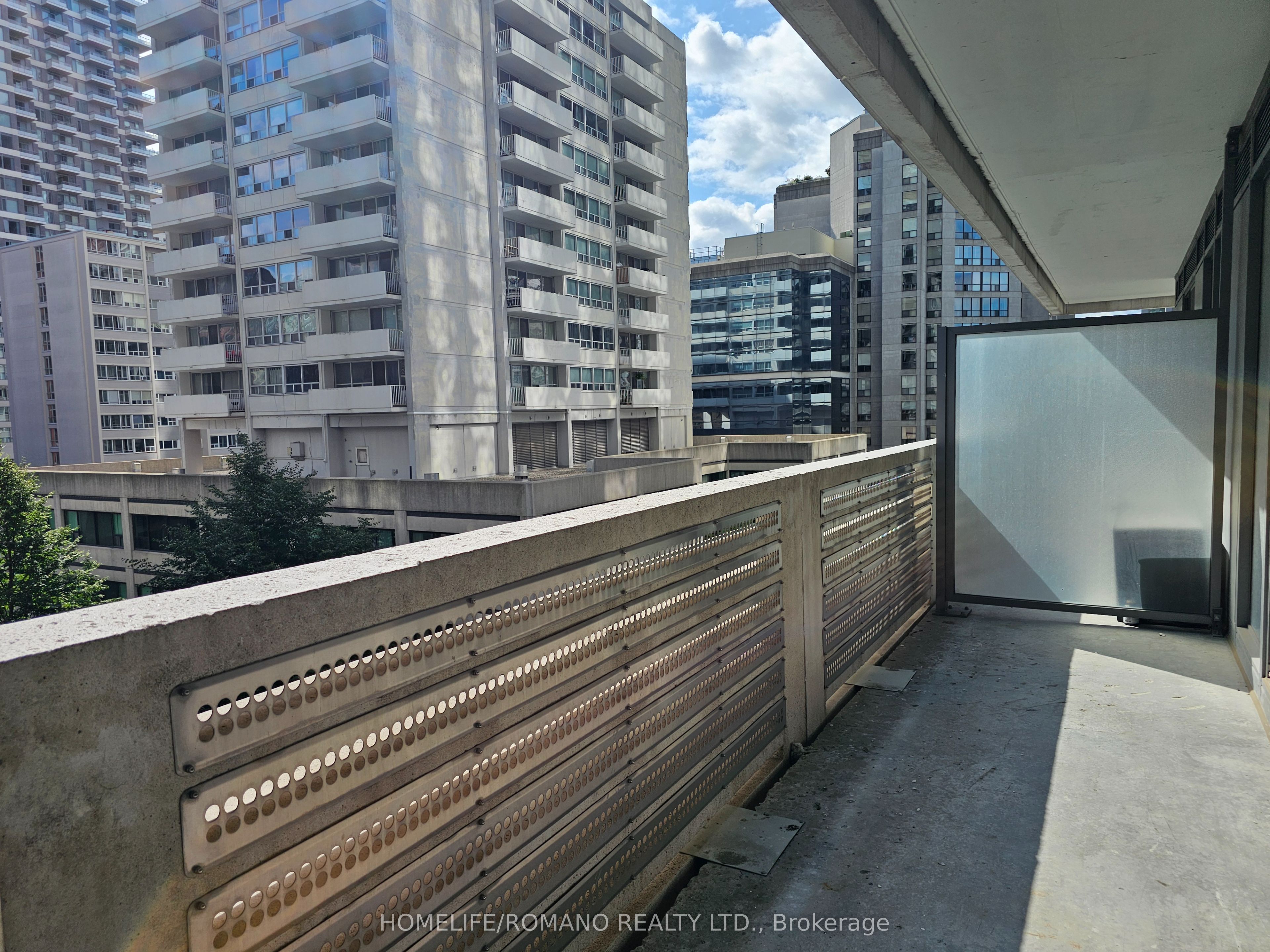 2221 Yonge Street 503 Property Photo 8
