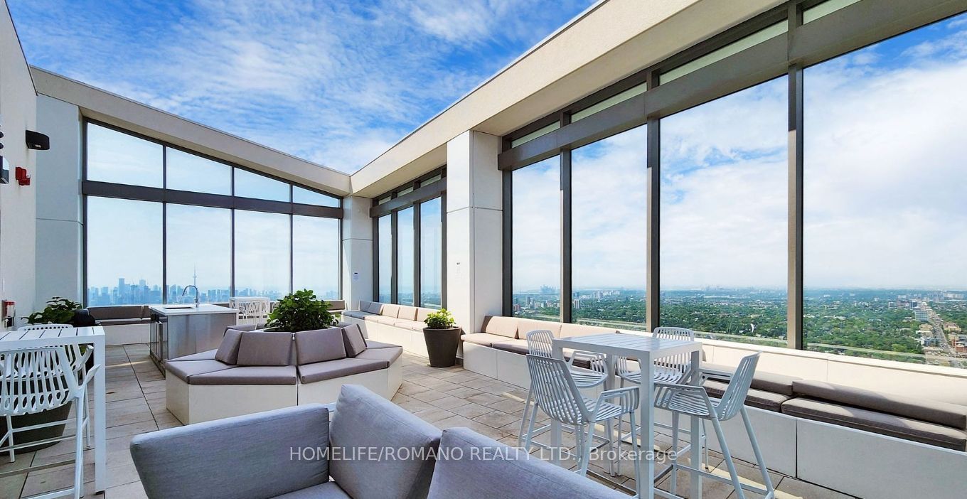 2221 Yonge Street 503 Property Photo 13