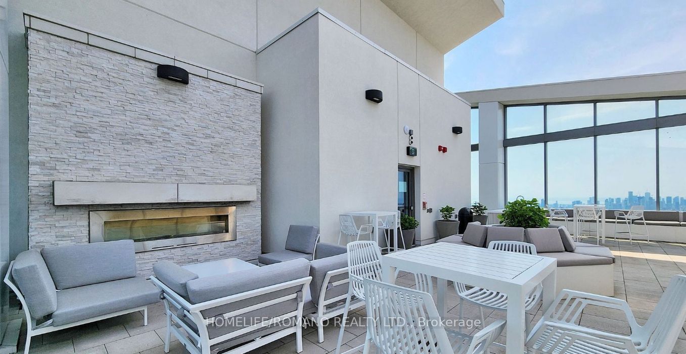 2221 Yonge Street 503 Property Photo 15