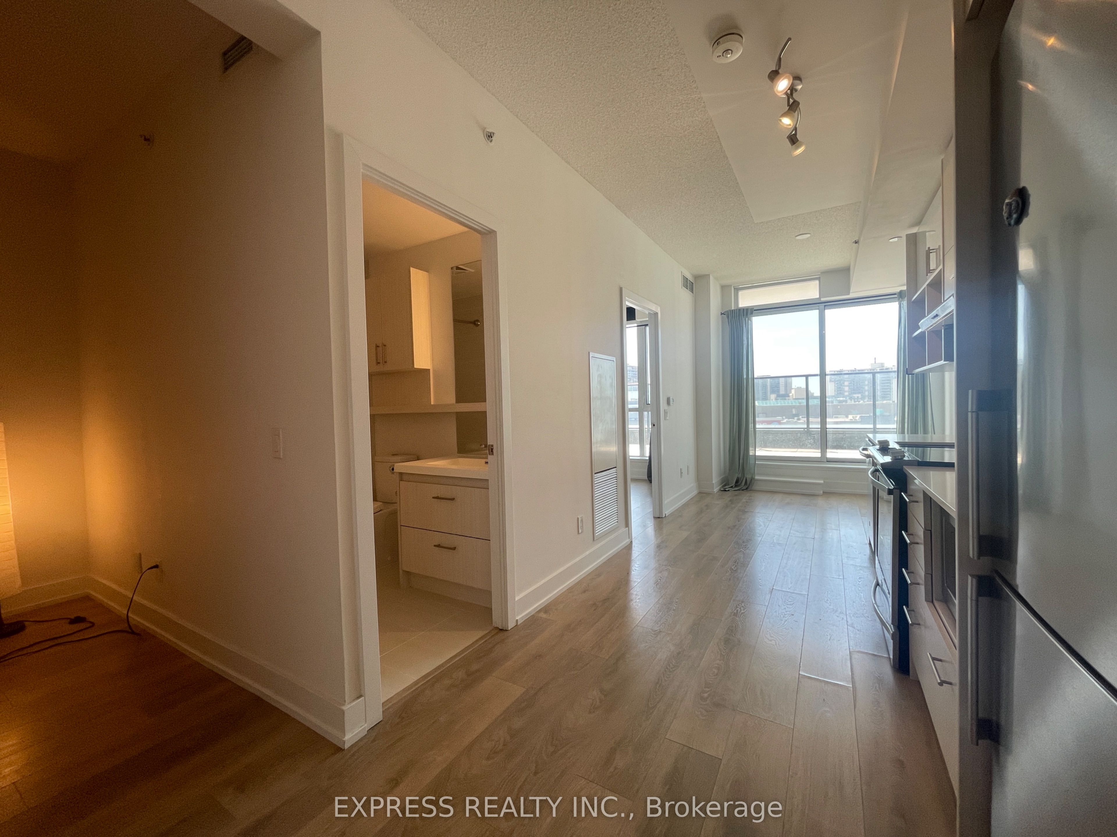 128 Fairview Mall Drive 501 Property Photo 5
