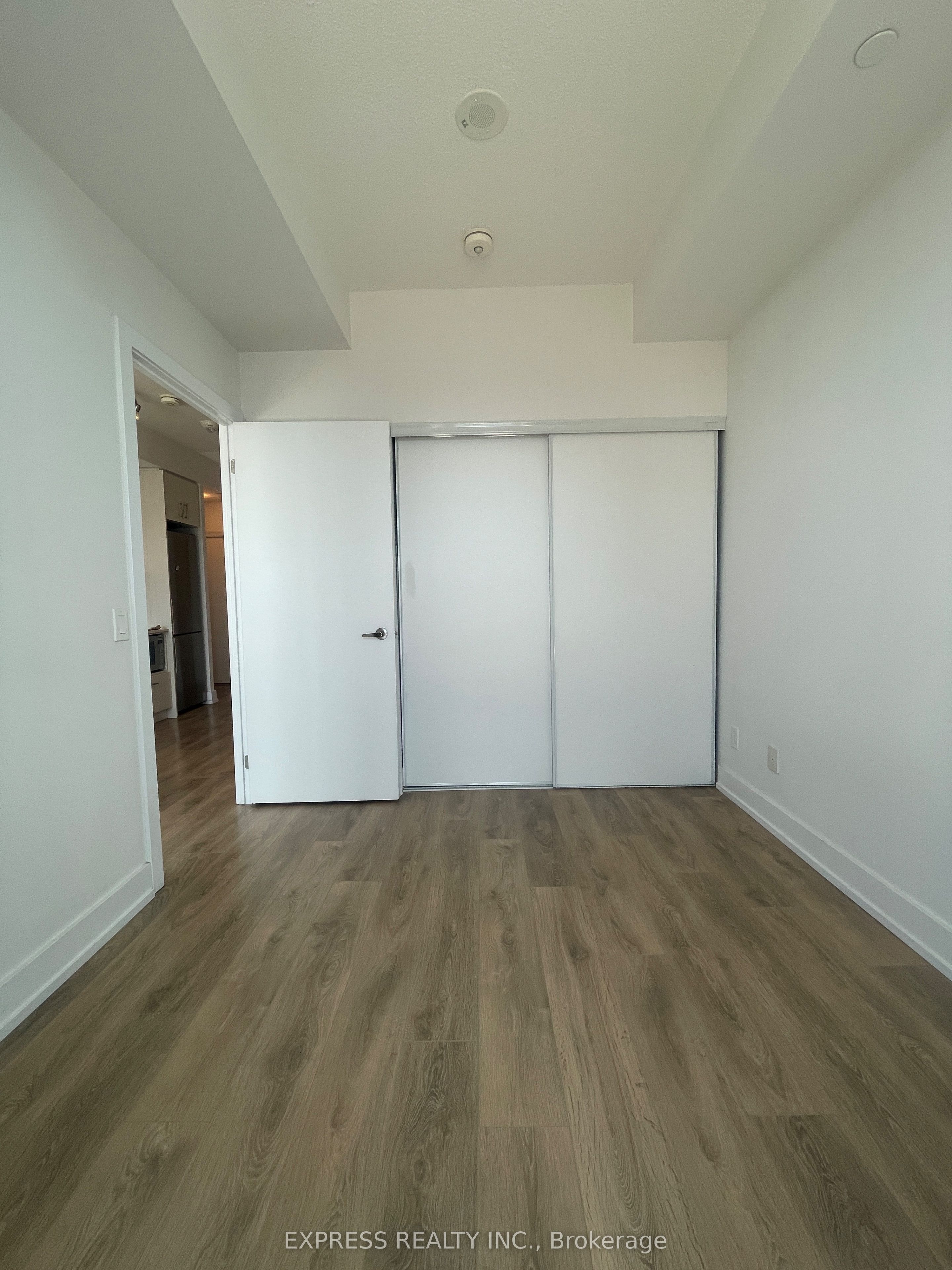 128 Fairview Mall Drive 501 Property Photo 7