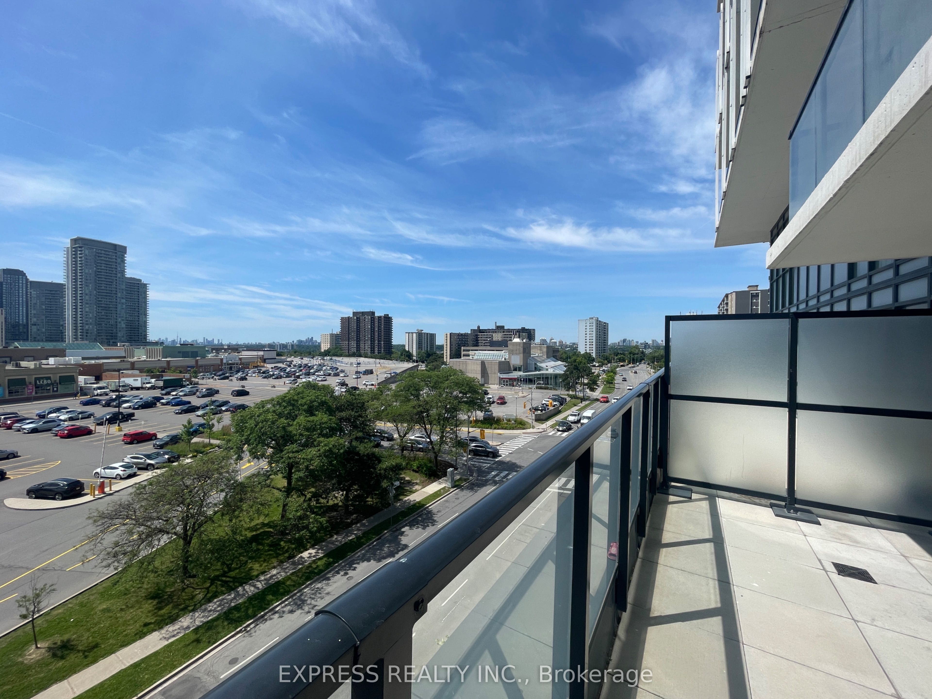 128 Fairview Mall Drive 501 Property Photo 12