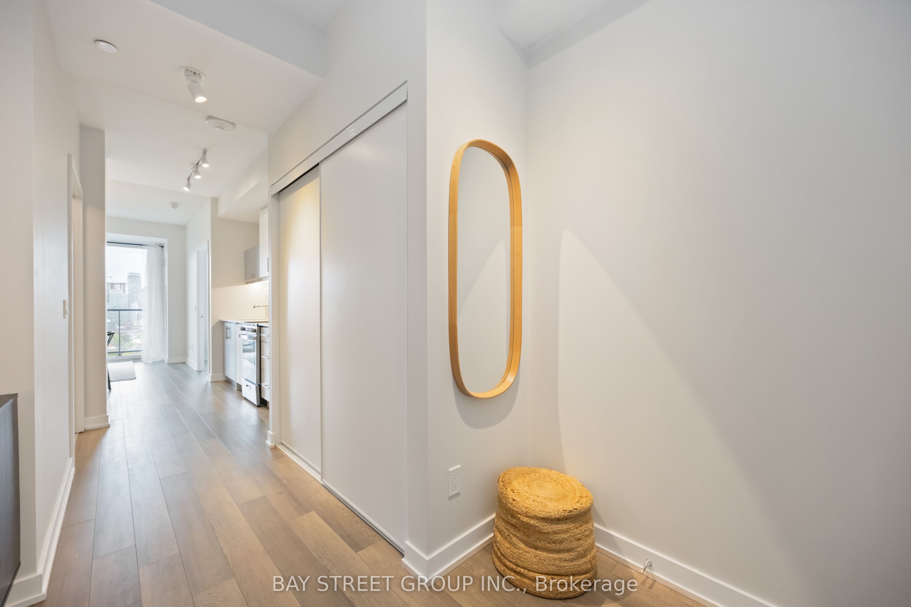 181 Huron Street 1602 Property Photo 12