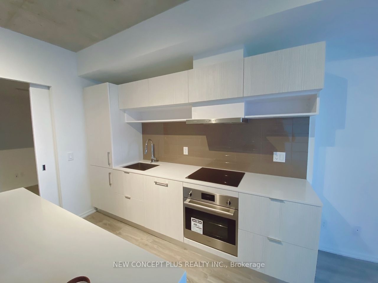 5 Soudan Avenue 618 Property Photo 8