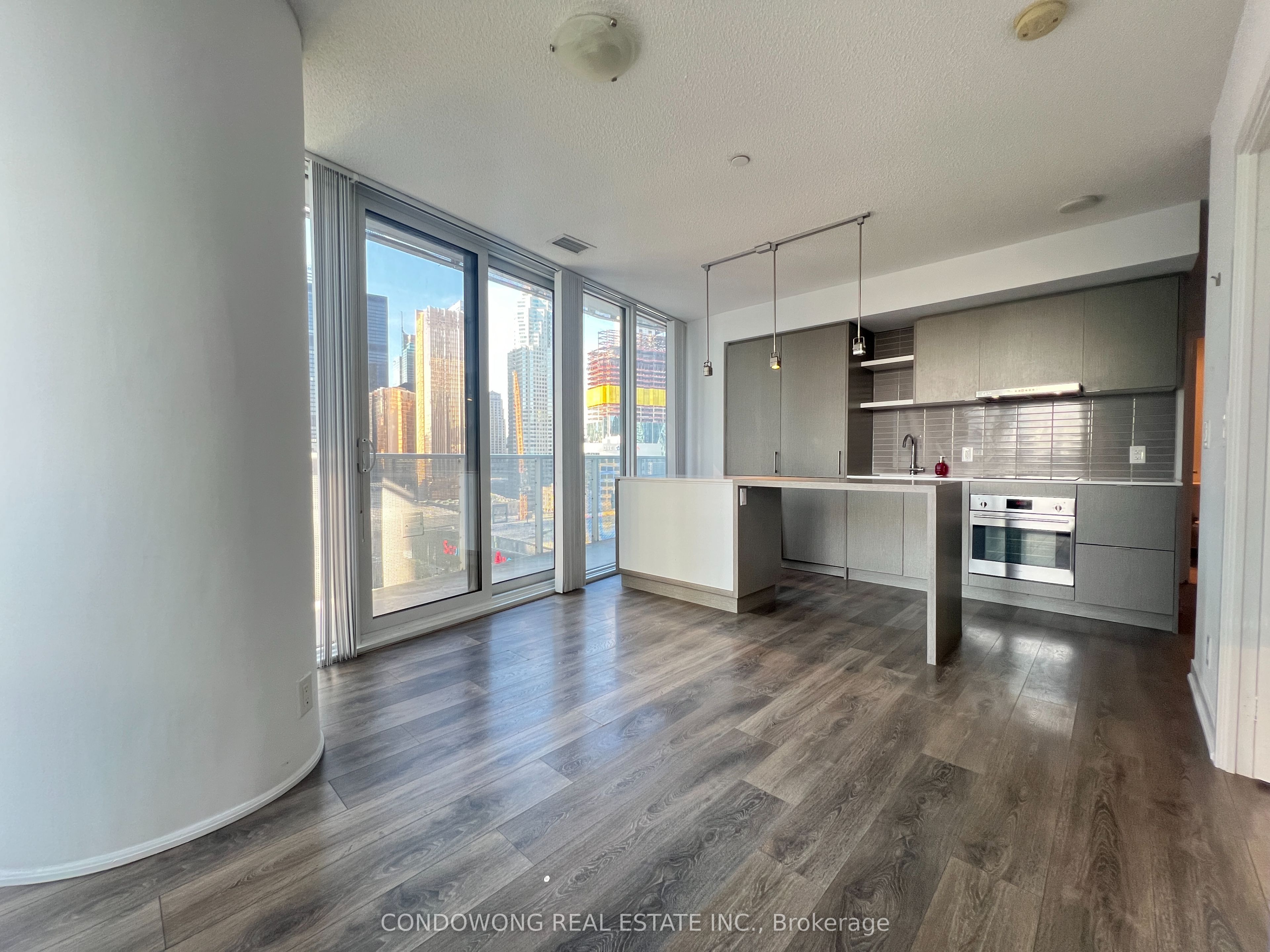100 Harbour Street 1702 Property Photo 1