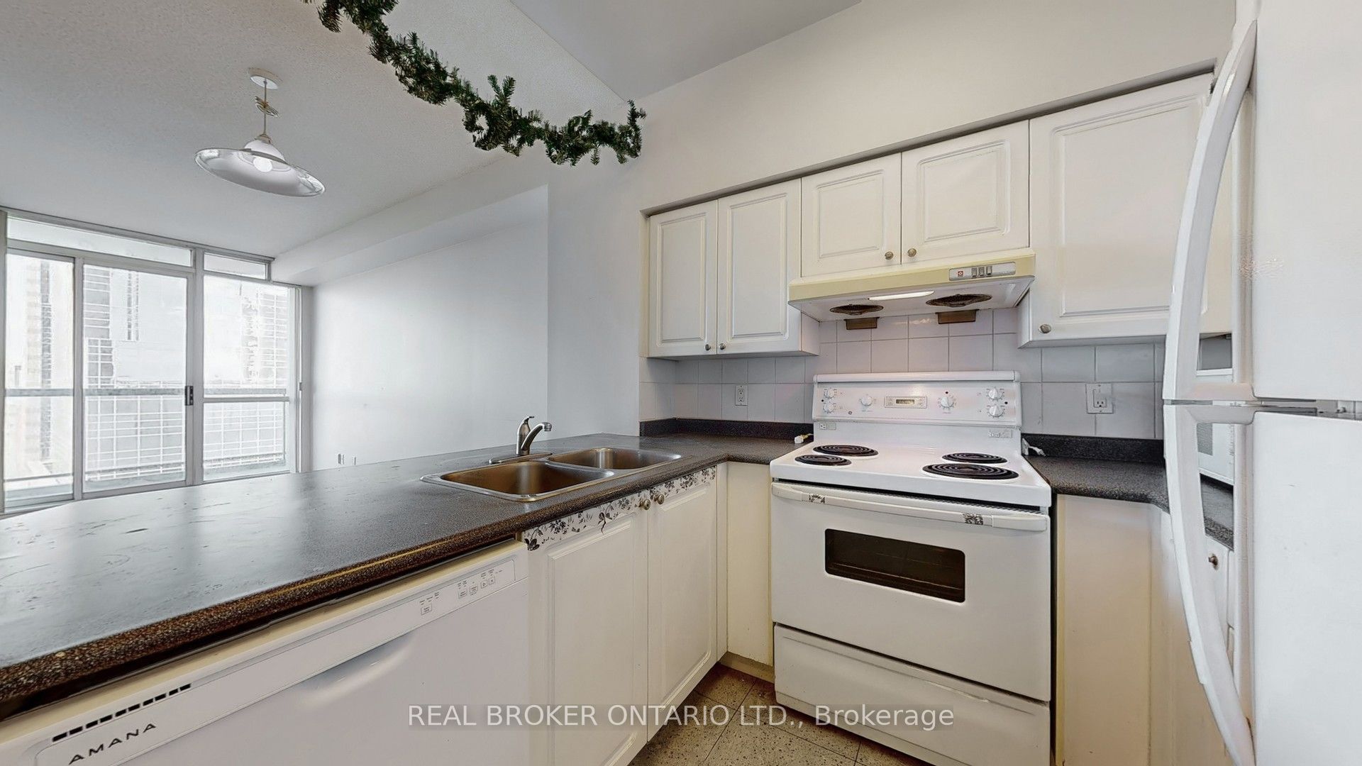 8 Hillcrest Avenue 505 Property Photo 6
