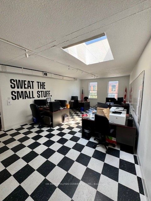 407 Queen Street W Entire 3rd Floor Property Photo 1