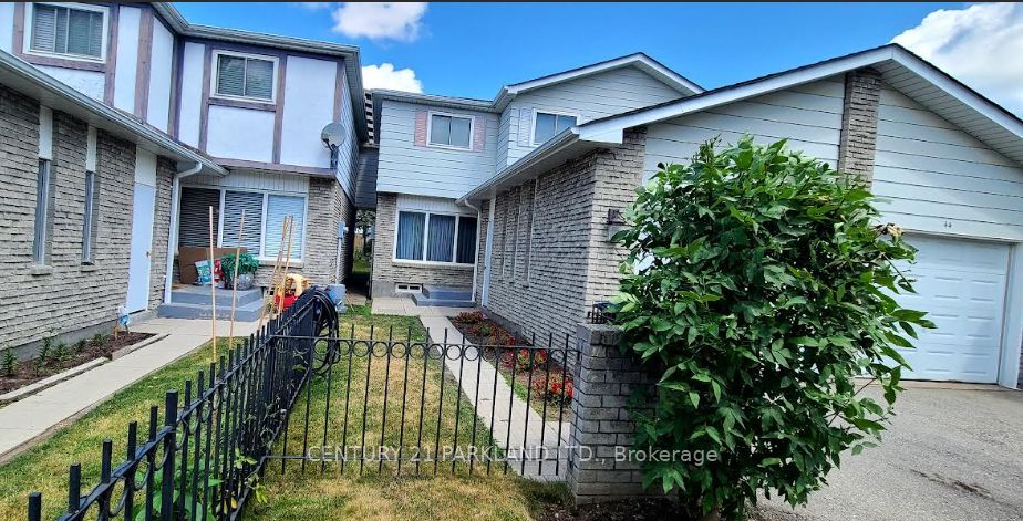 42 Antibes Drive Property Photo 3