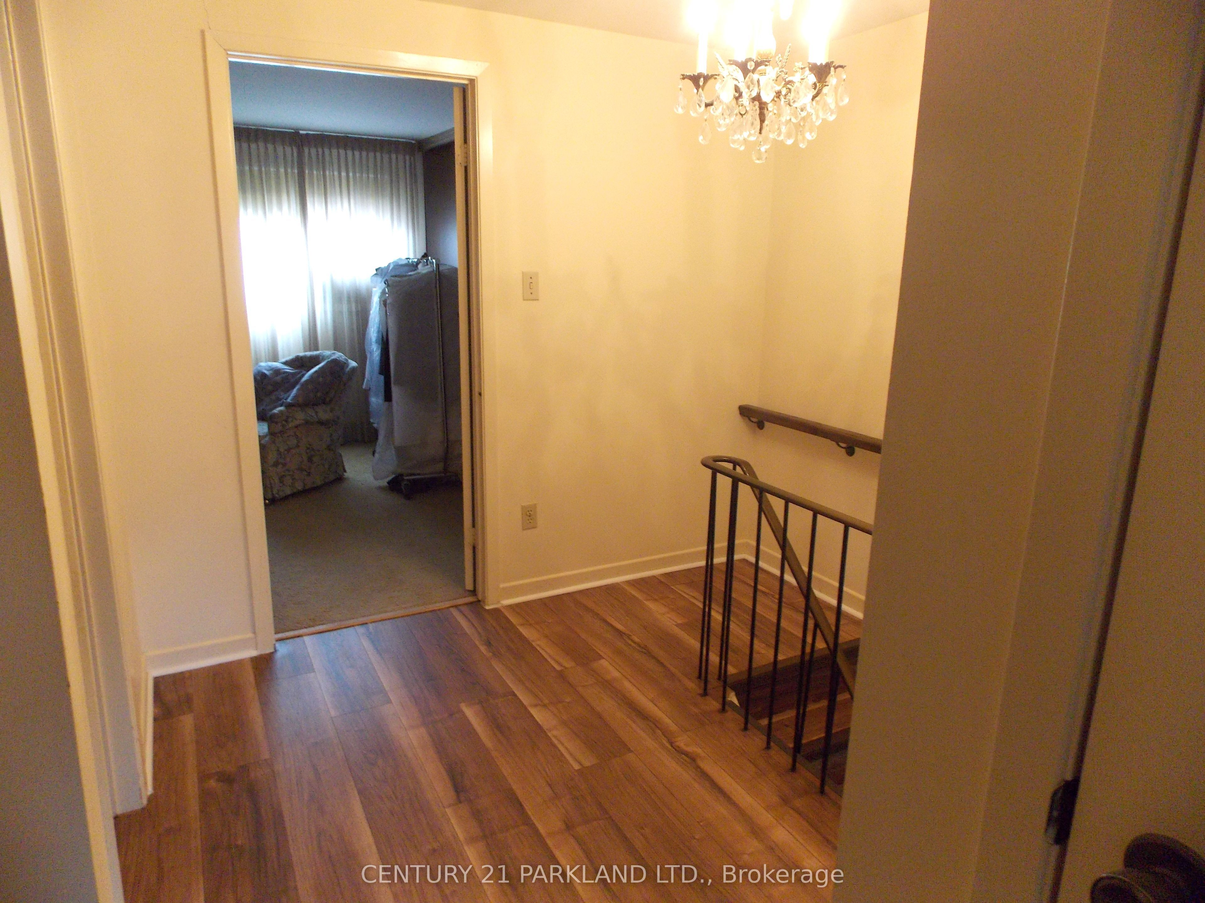 42 Antibes Drive Property Photo 6