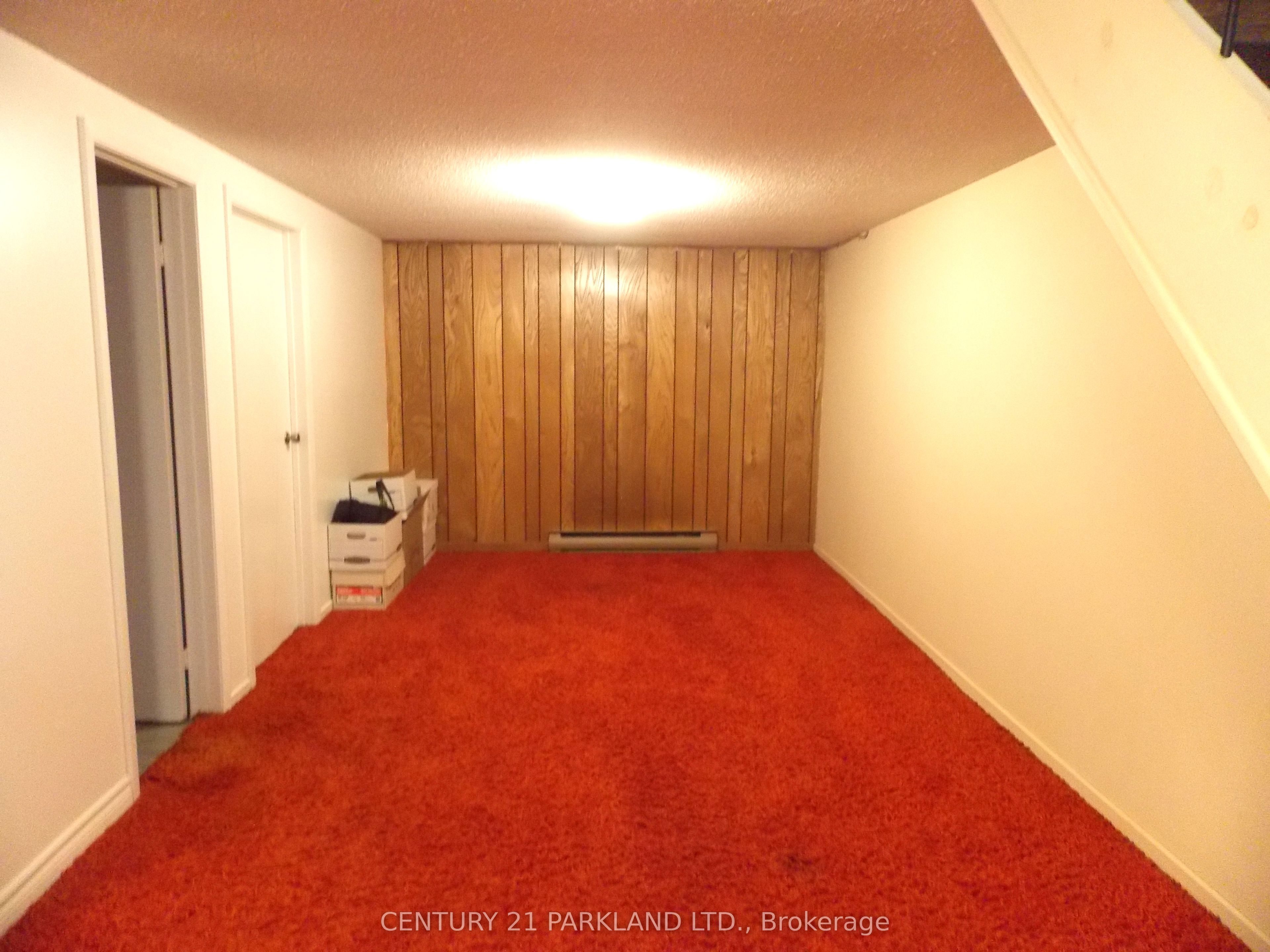42 Antibes Drive Property Photo 14