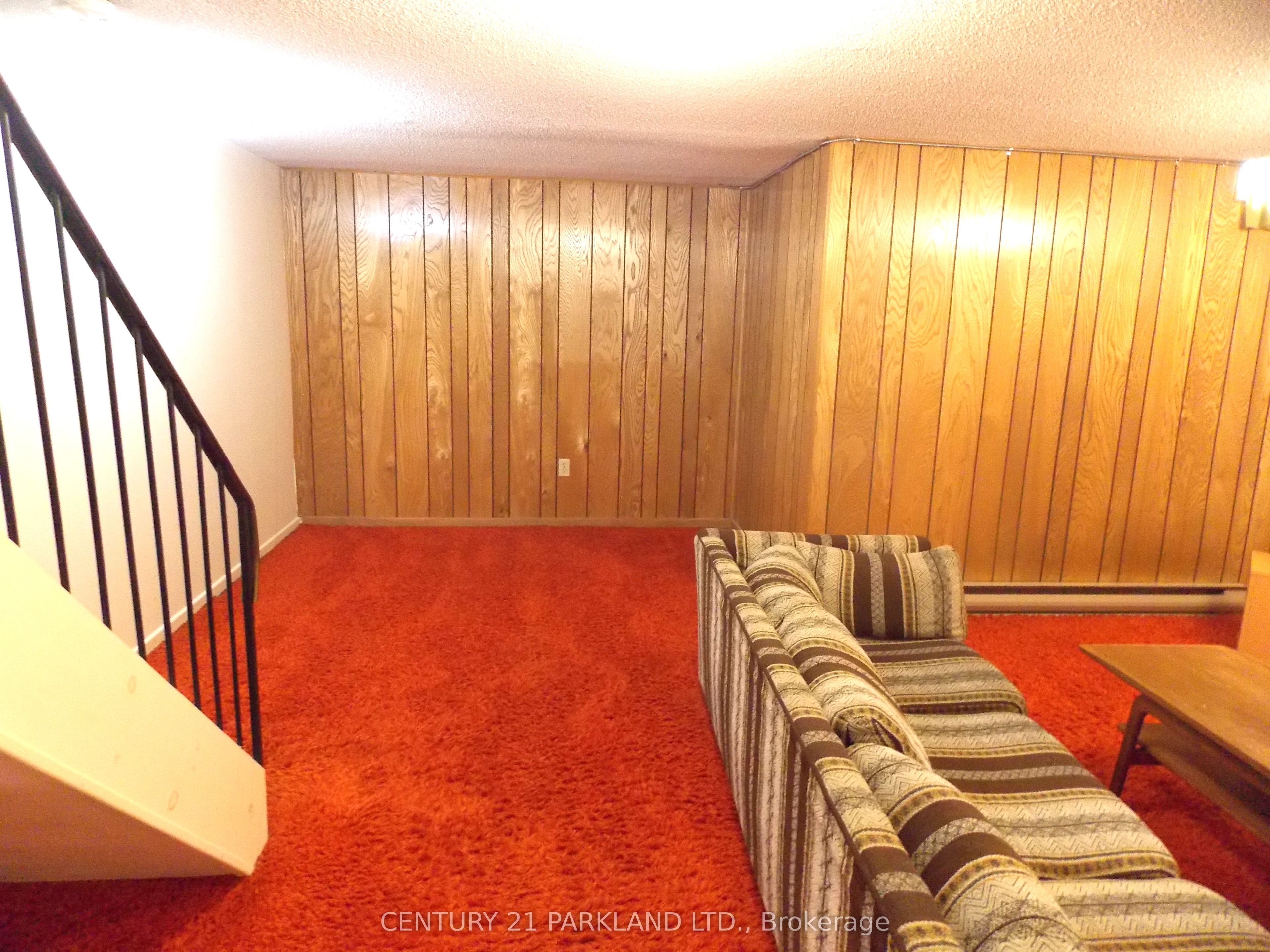 42 Antibes Drive Property Photo 15