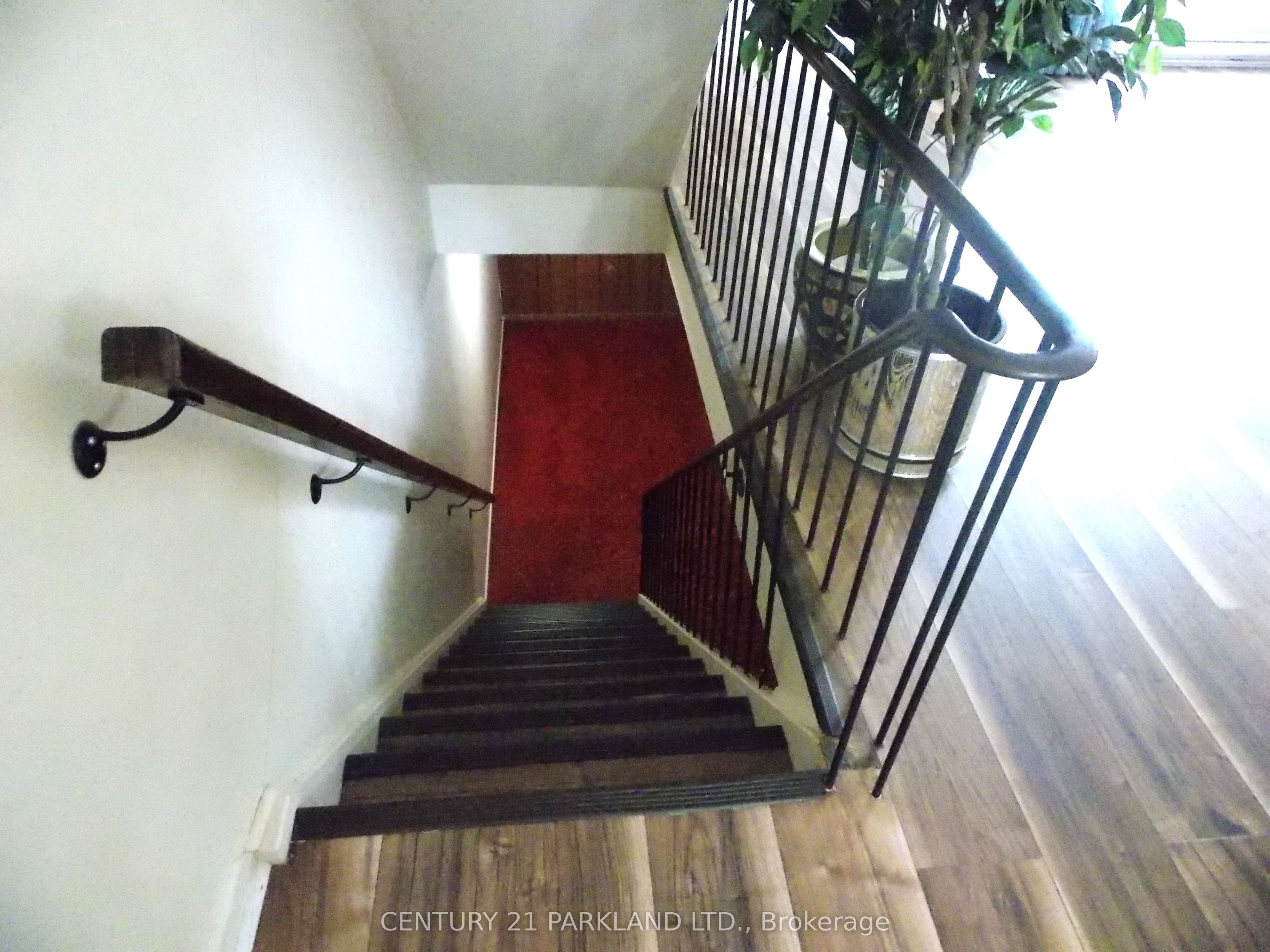 42 Antibes Drive Property Photo 17