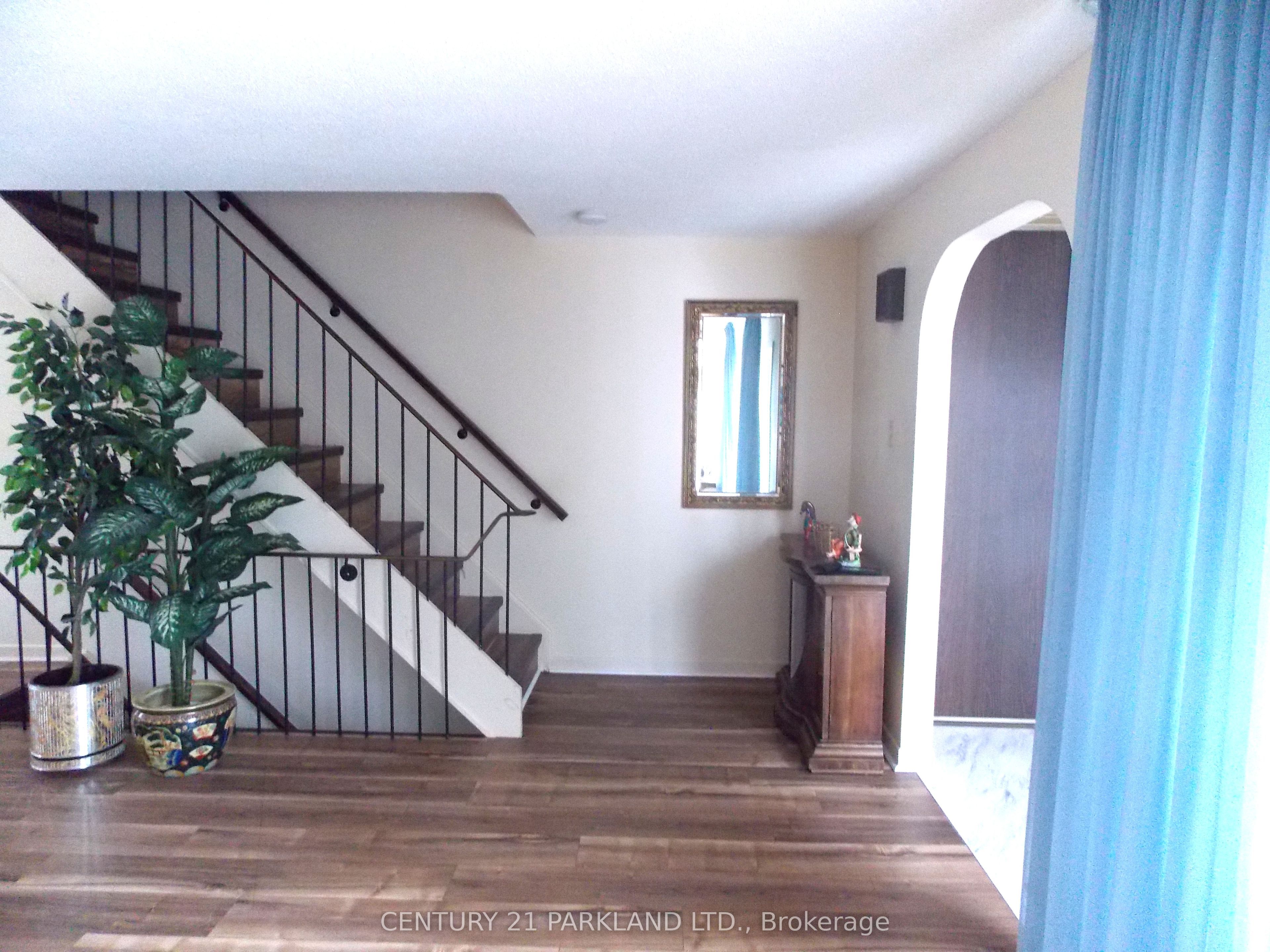 42 Antibes Drive Property Photo 22