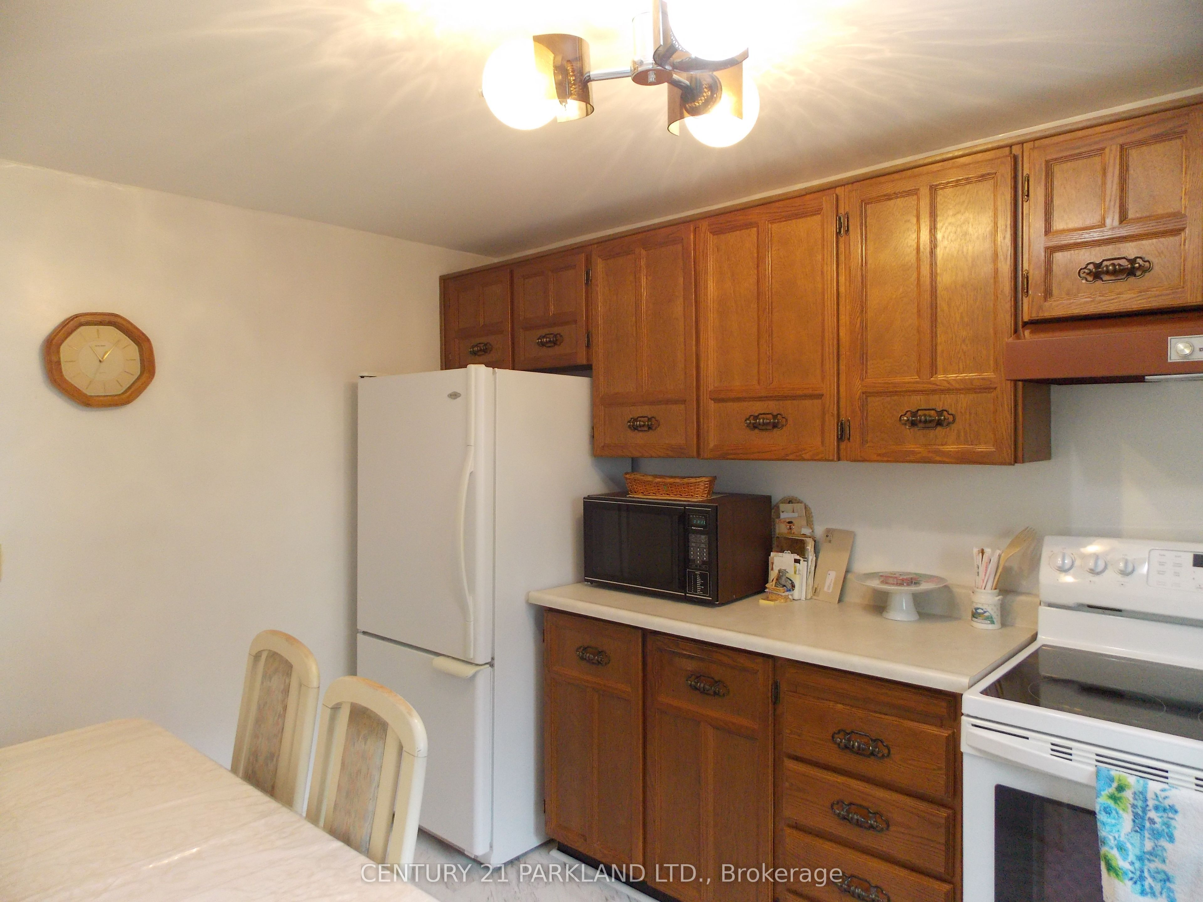 42 Antibes Drive Property Photo 26